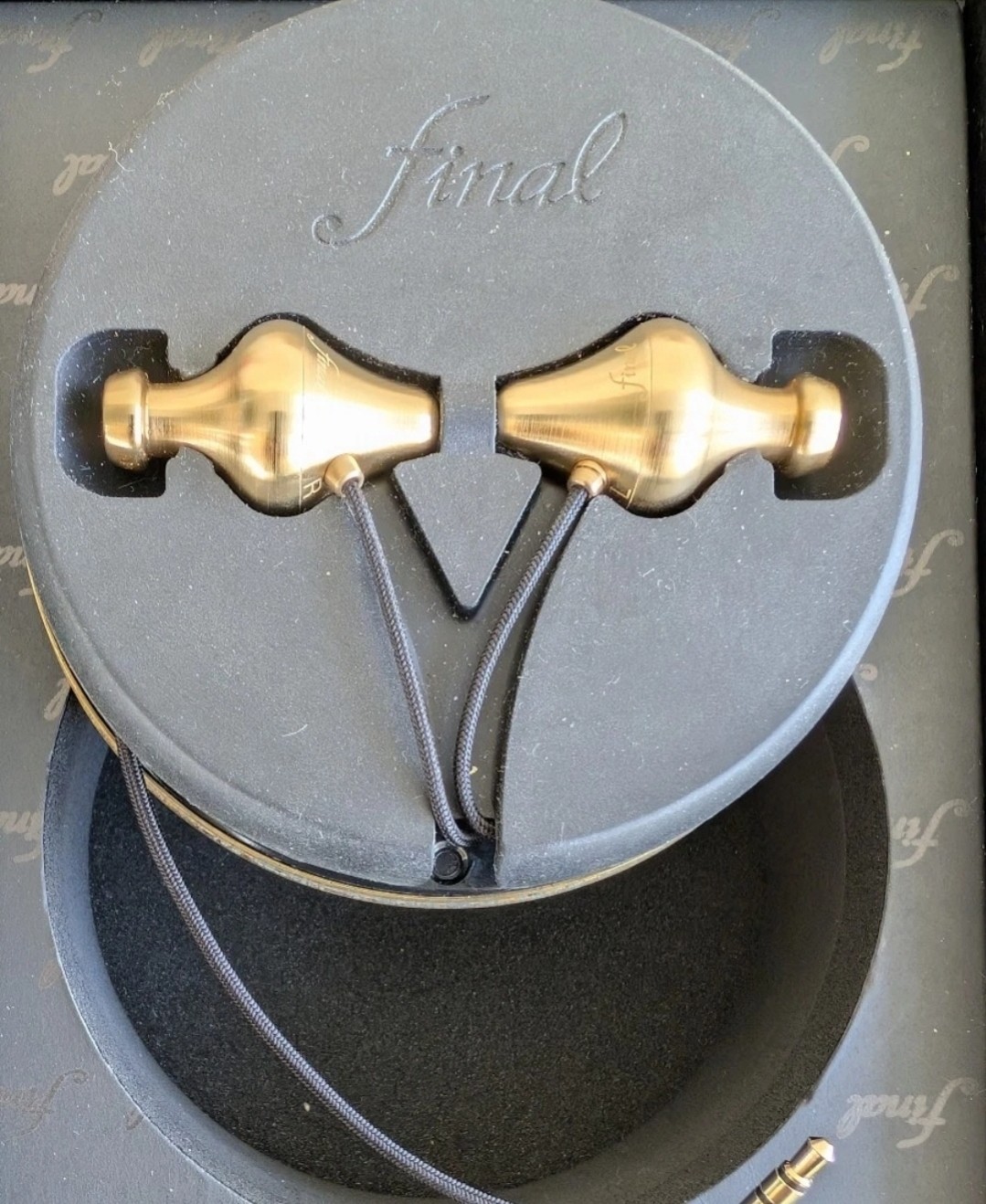 Final Audio Design Gold & Black In-Ear Earbud Headphones 3.5mm Jack