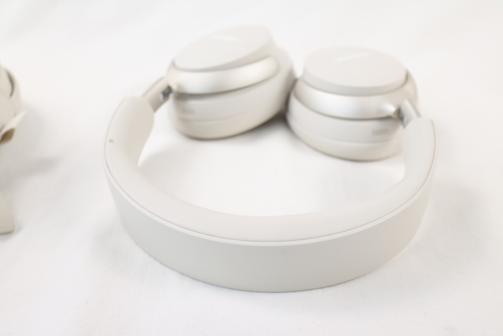 BOSE QuietComfort Ultra Headphones Sandstone Noise Canceling