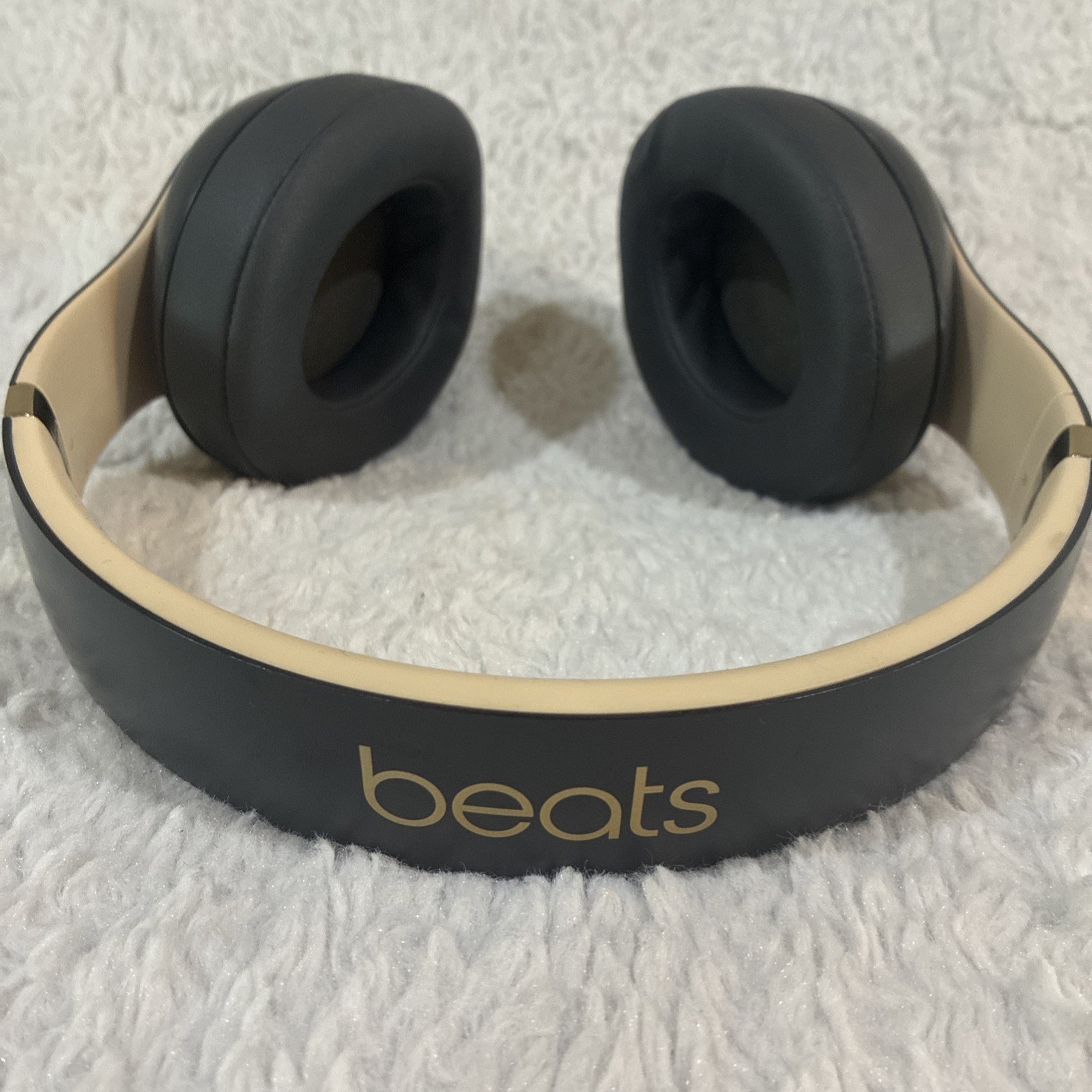 Beats by Dr. Dre Studio3 Wireless Headphones – Shadow Gray With Case