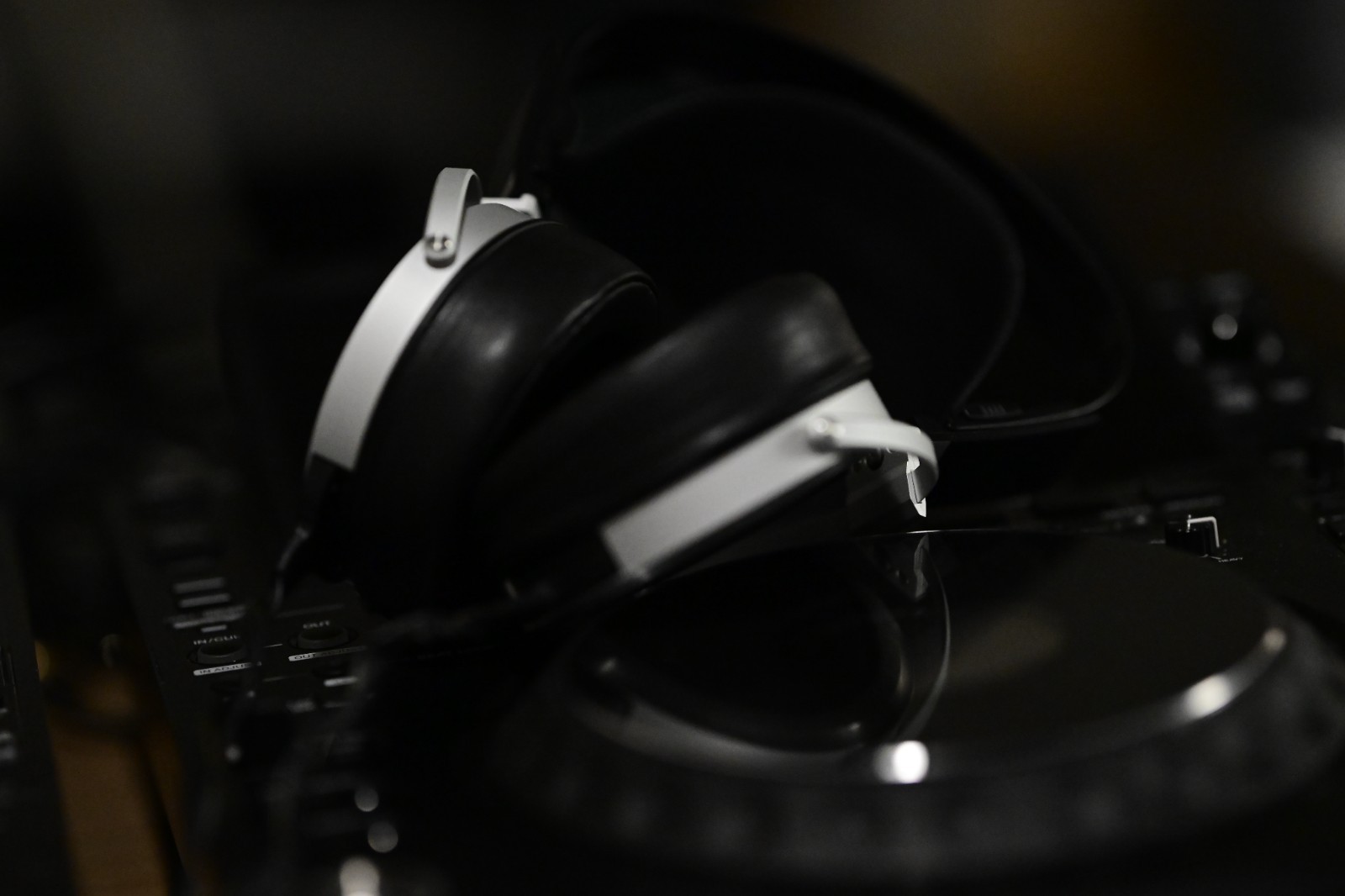 Stax SR009s and Stax SRM007ta (mjolnir audio upgraded) electrostatic headphones