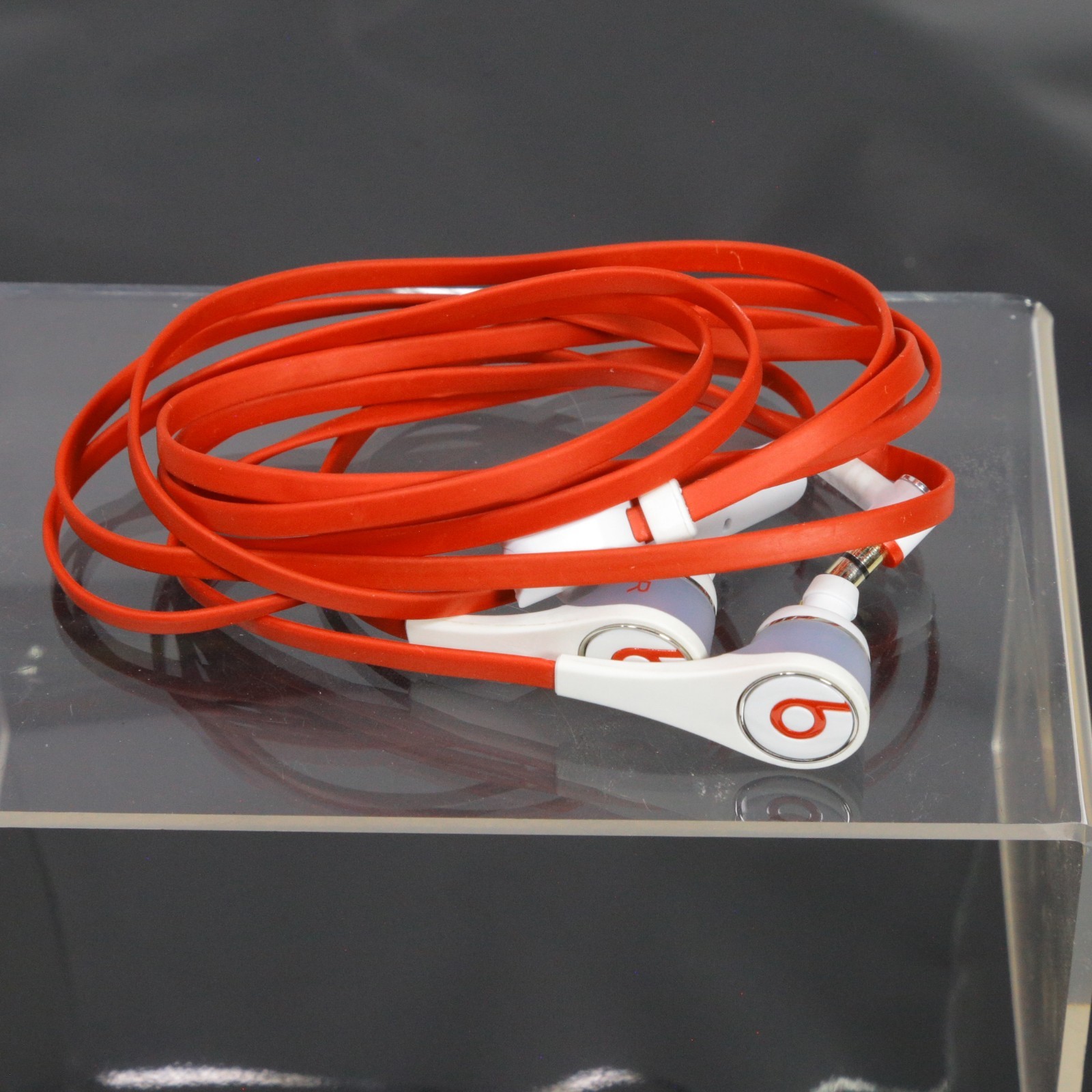 Beats by Dr. Dre Tour In-Ear Earbuds (810–00009) White/Red – ORIGINAL BOX / CASE