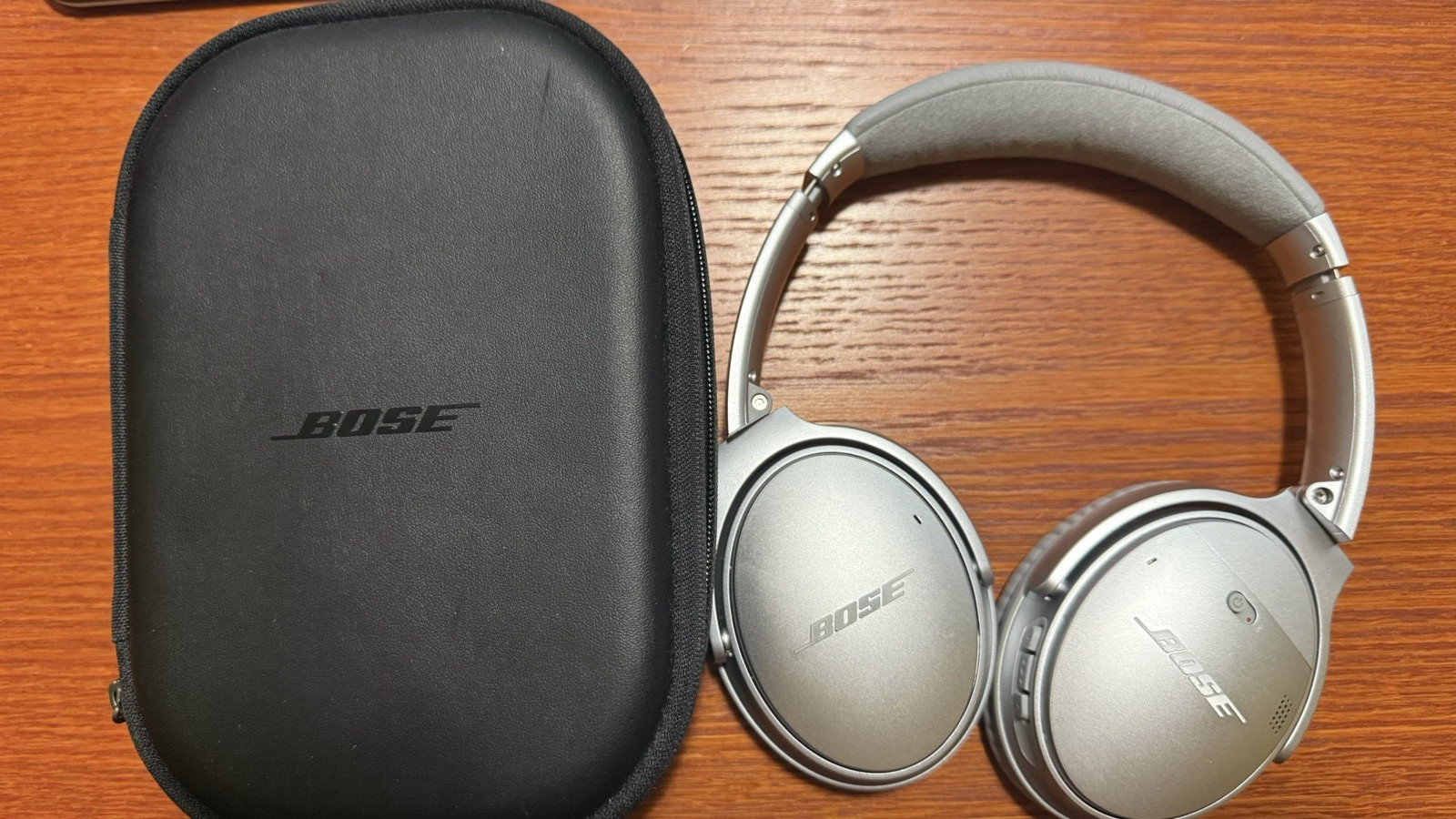 Bose QuietComfort 35 QC35 Wireless Headphones – Silver