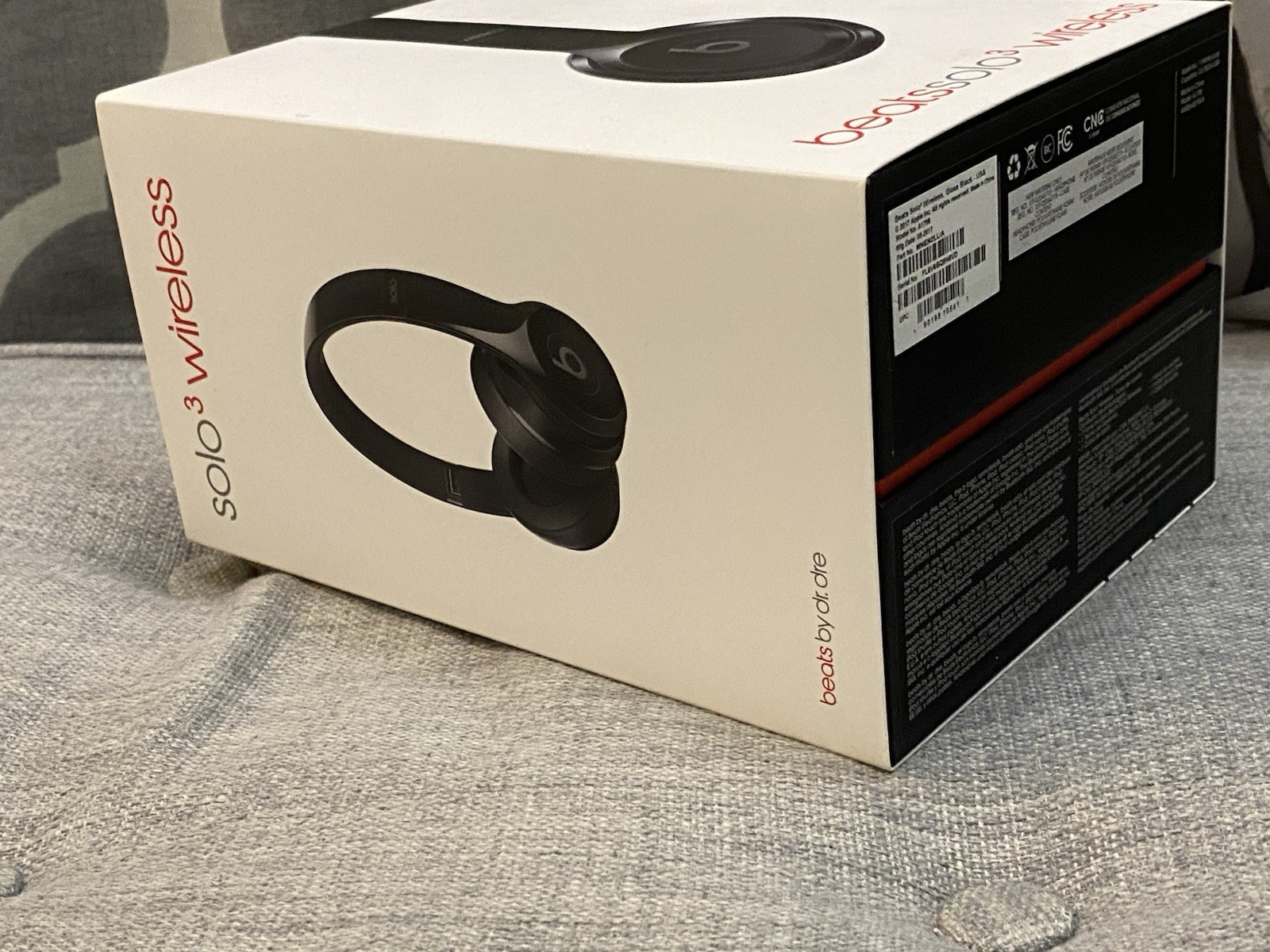 Beats by Dr. Dre Solo3 Over the Ear Headphone – Gloss Black