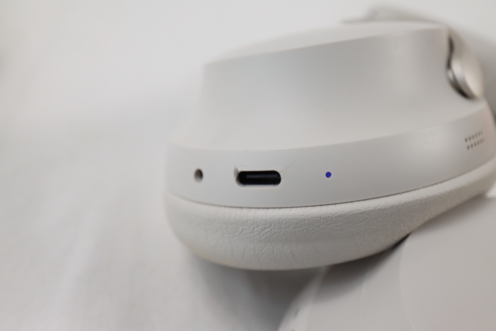 BOSE QuietComfort Ultra Headphones Sandstone Noise Canceling