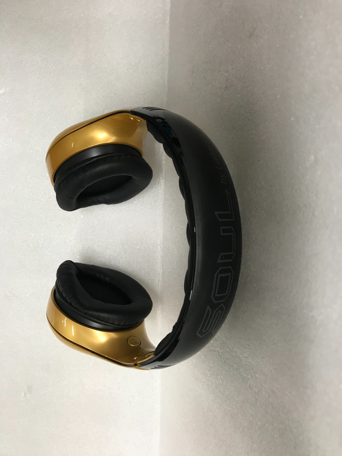 SOUL SL300 Elite High Definition Noise Canceling Headphones by Ludacris