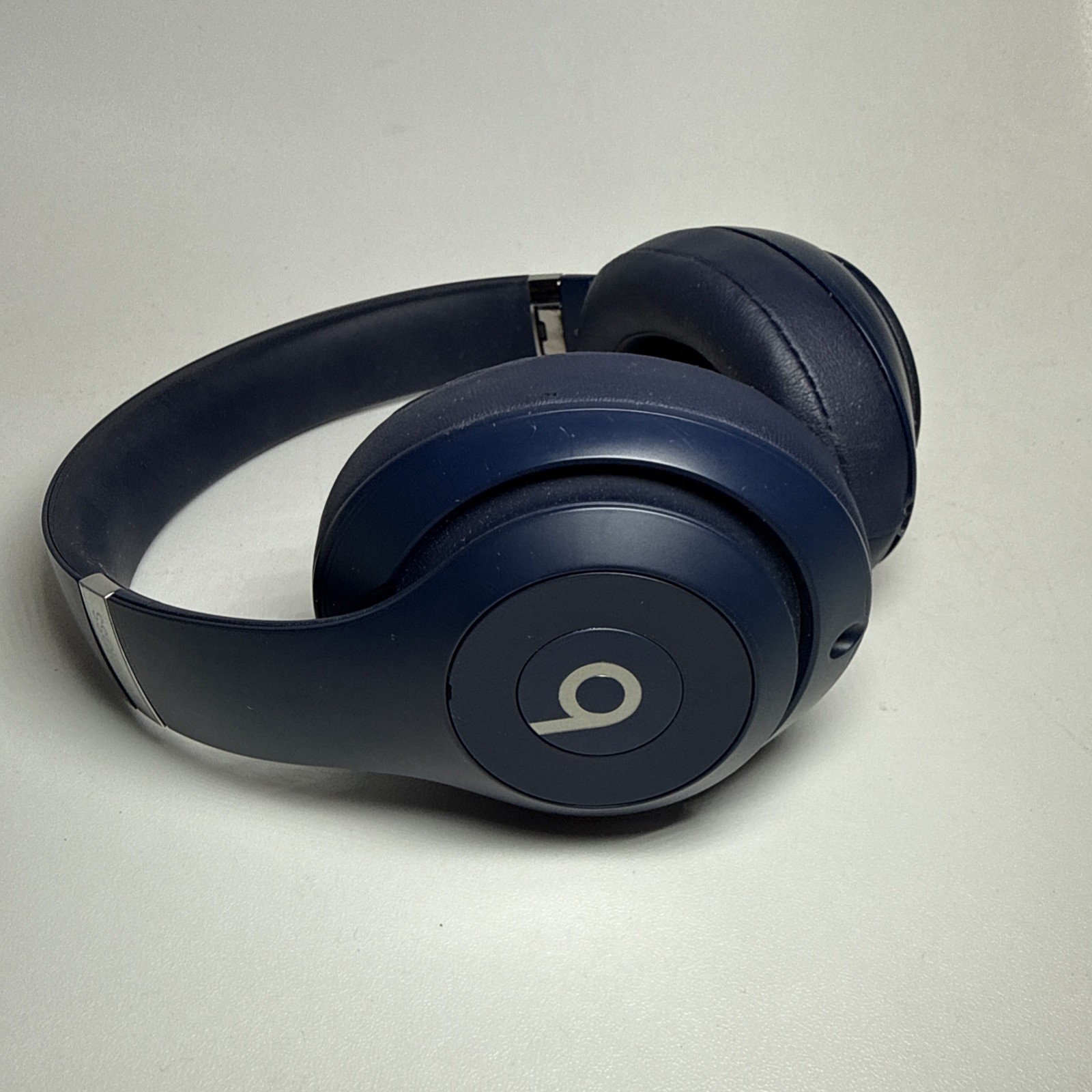 Beats by Dr. Dre Studio3 Headband Wireless Headphones – Blue. Works, Read