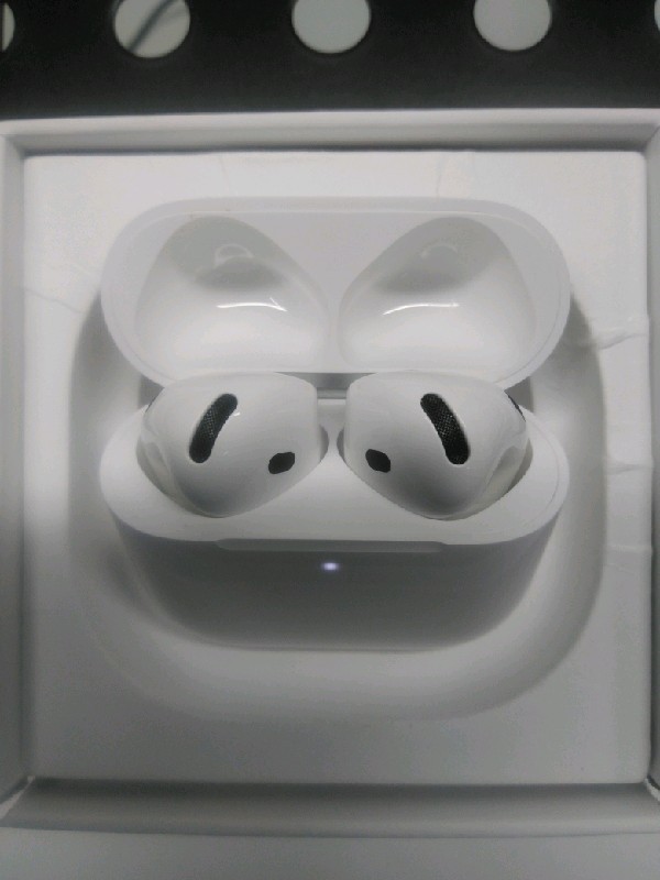 Apple AirPods 4 ‎‎MXP63LL/A Bluetooth Earbuds White Wireless with Charging Case