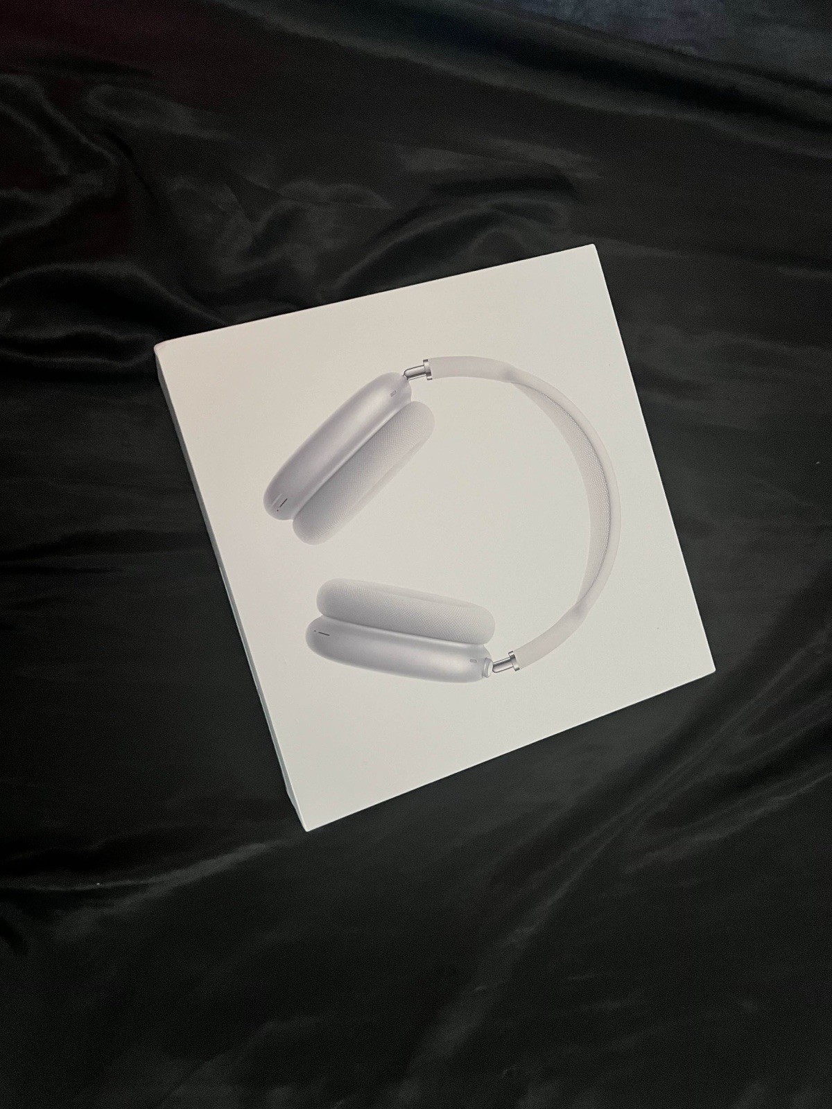 Apple AirPods Max Silver/White Over-Ear Bluetooth Headphones w/ ANC, Mic