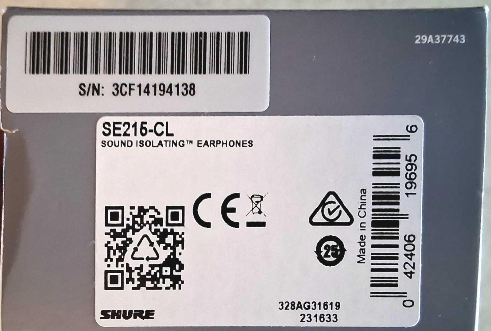 Shure SE215 Sound Isolating Earphones – Clear – New