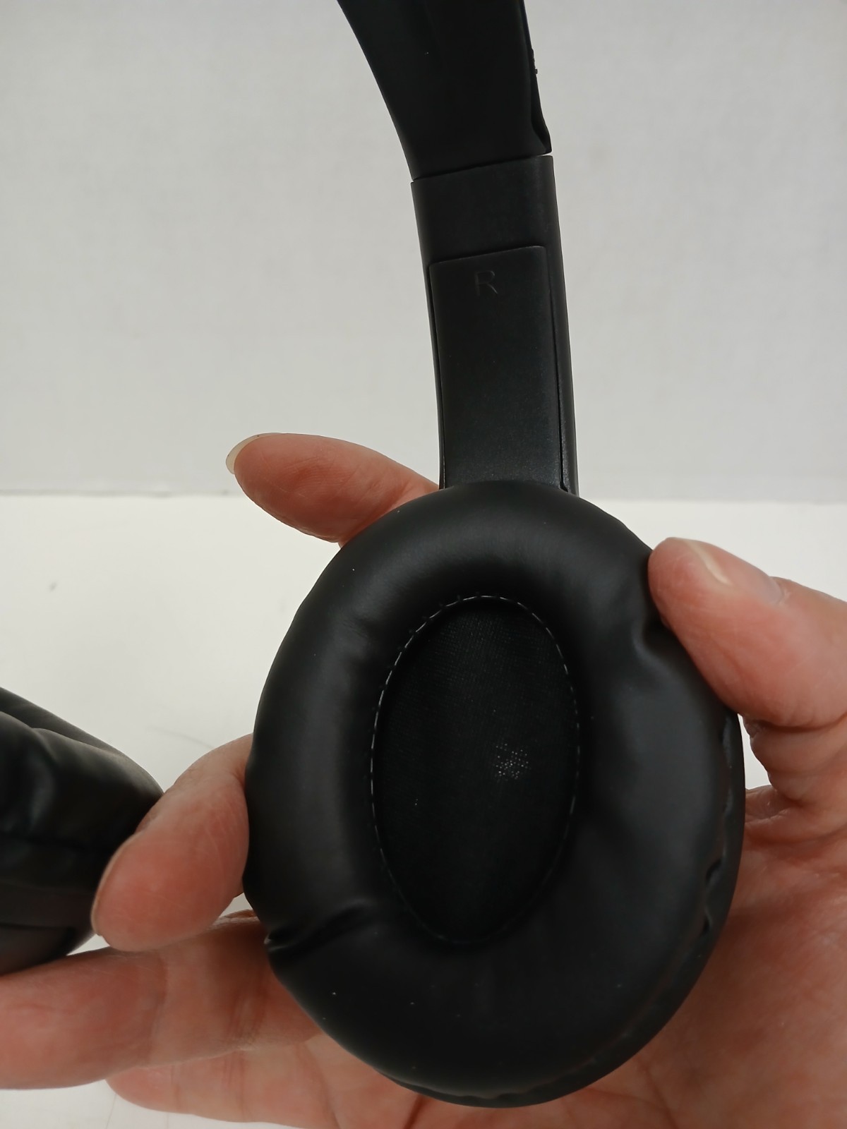 Billboard Wireless Bluetooth Headphones BB1827, Black – NO CORD