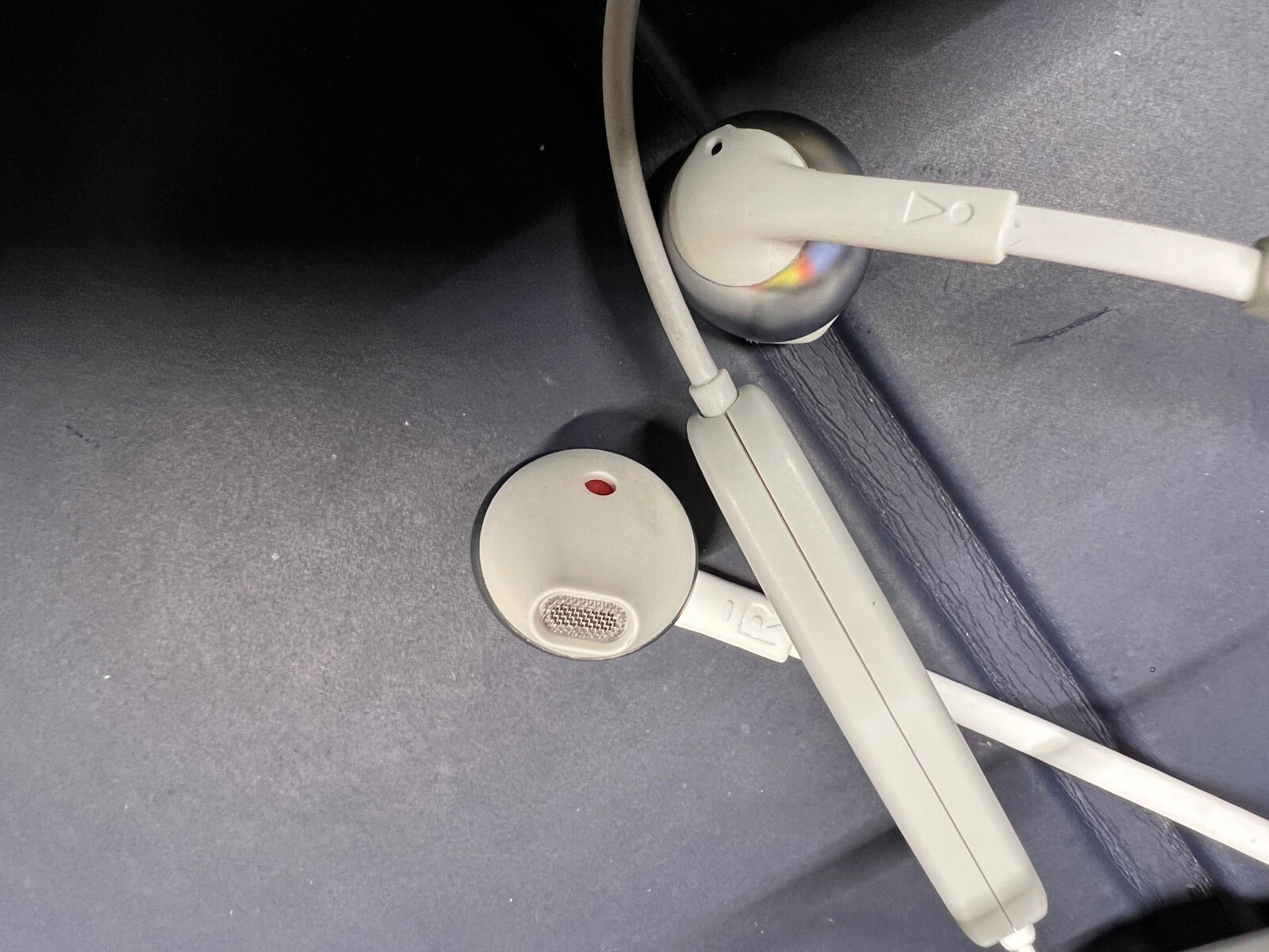 JBL by Harman Tune 205BT Wireless In-Ear Headphones Pure Bass -WHITE