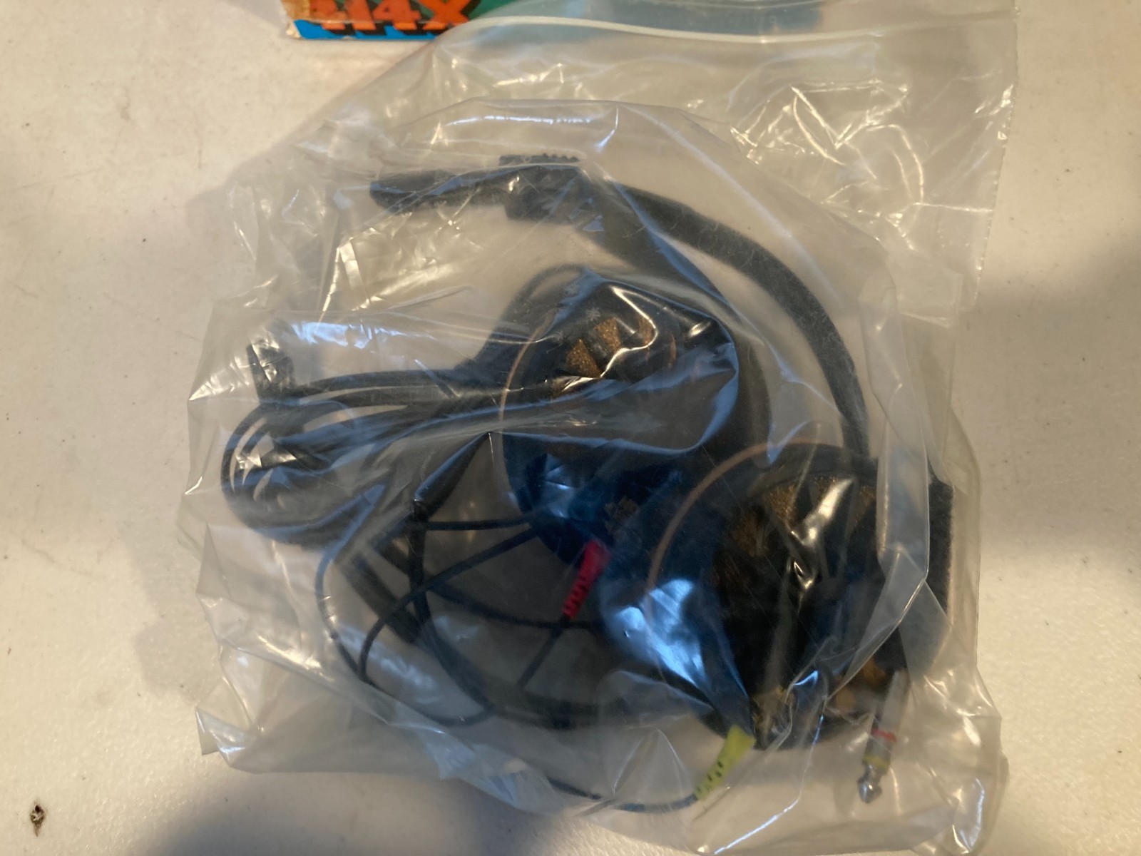 Sennheiser HD 420 headphones with original box & Xtra White band pads