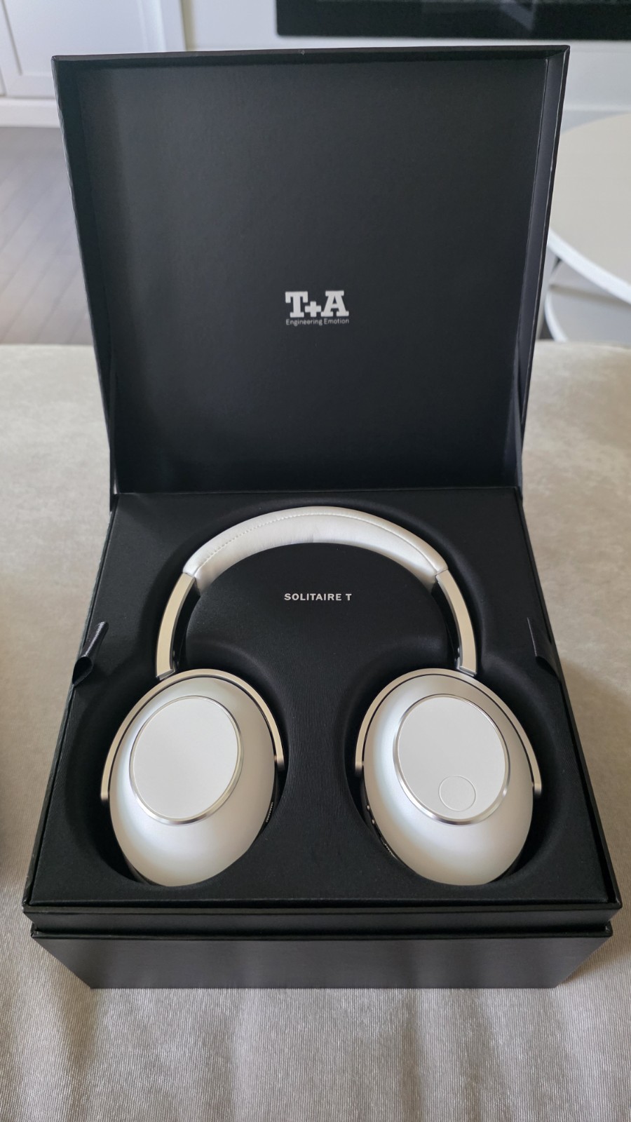 T+A Elektroakustik Solitaire T Closed Back Headphones All White