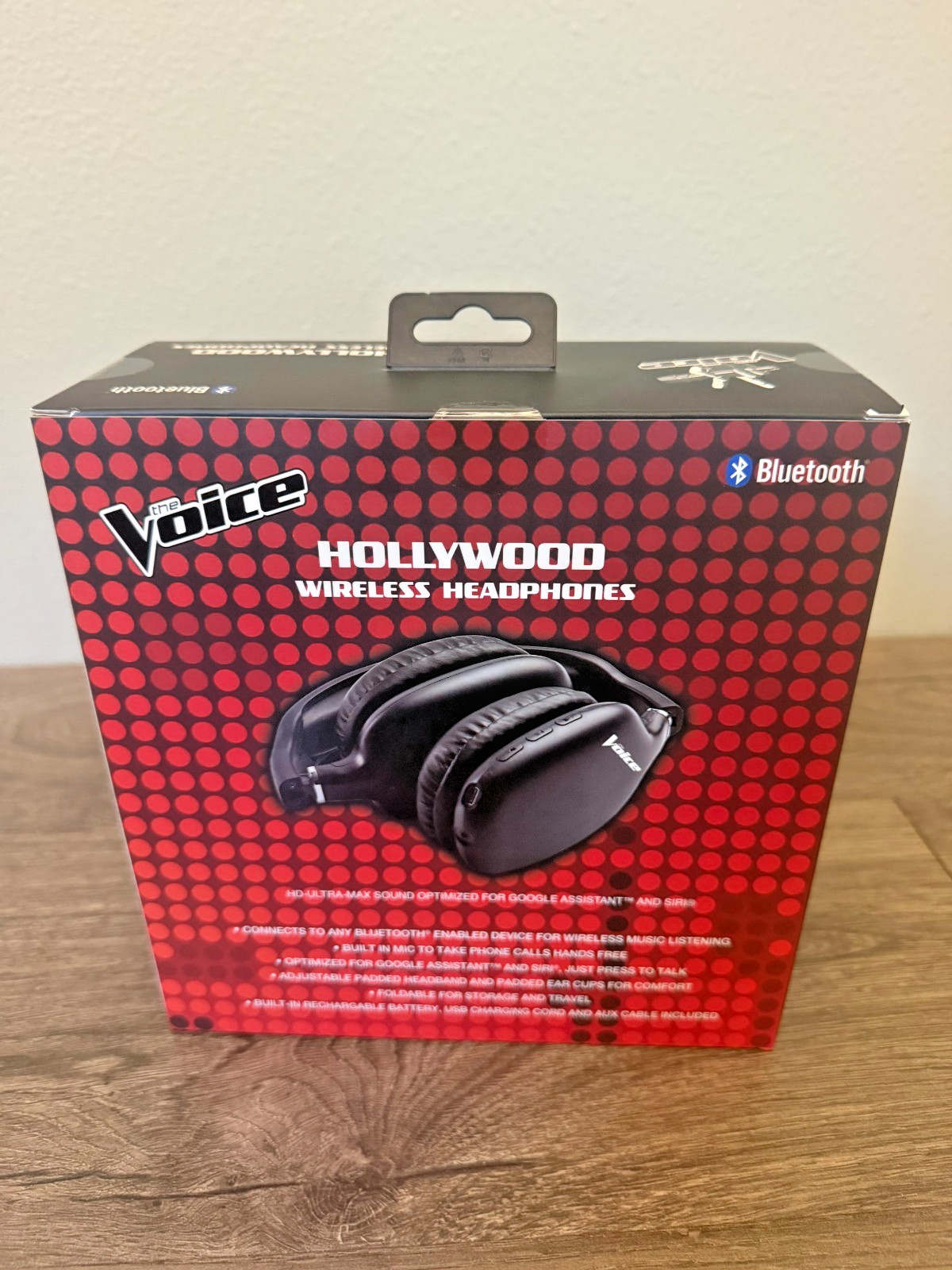 The Voice Hollywood Wireless Headphones Bluetooth Built In Microphone NEW in box