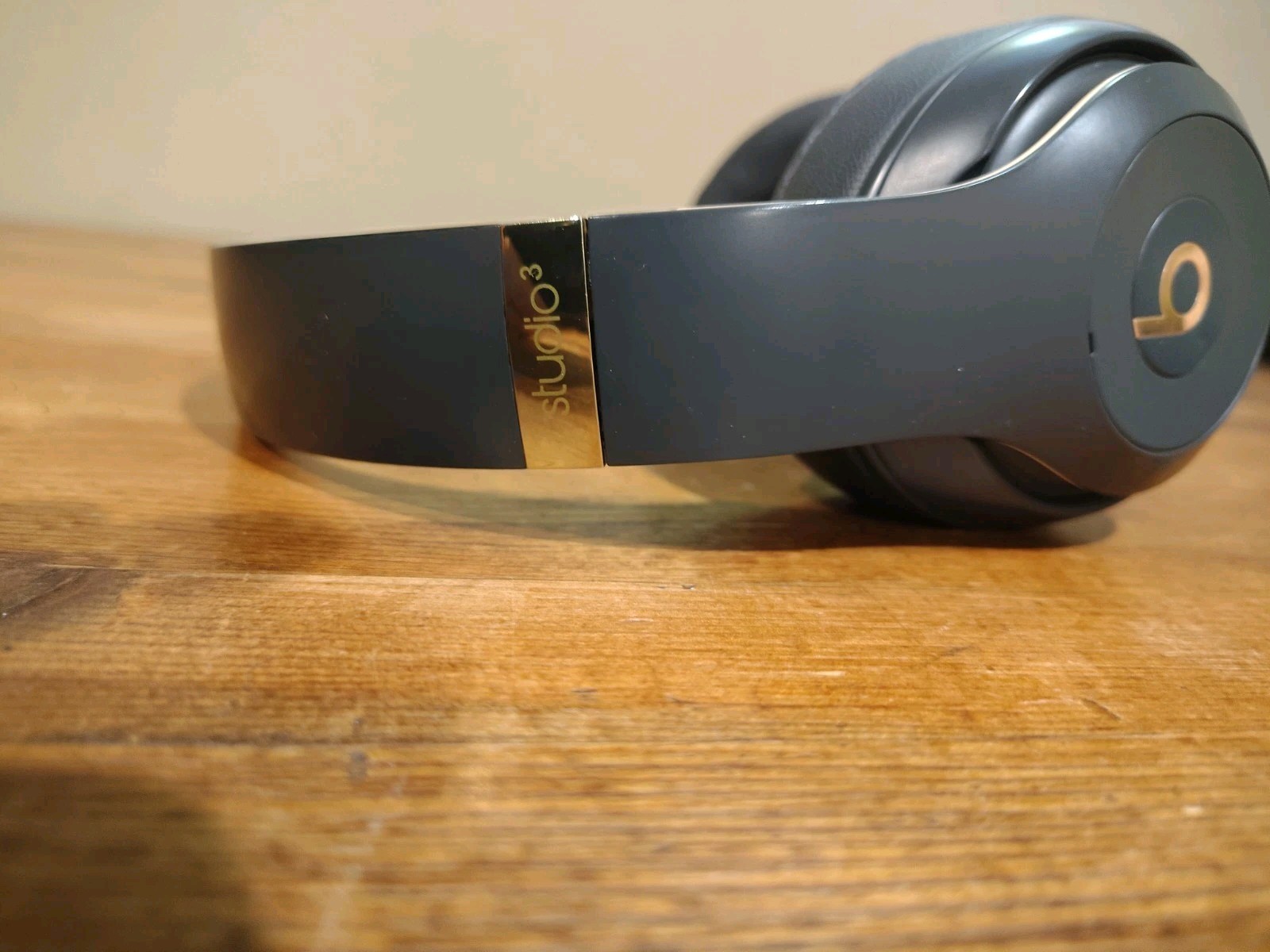 Beats Studio3 Wireless Over-Ear Headphones Matte Black Gold Pure ANC Bluetooth