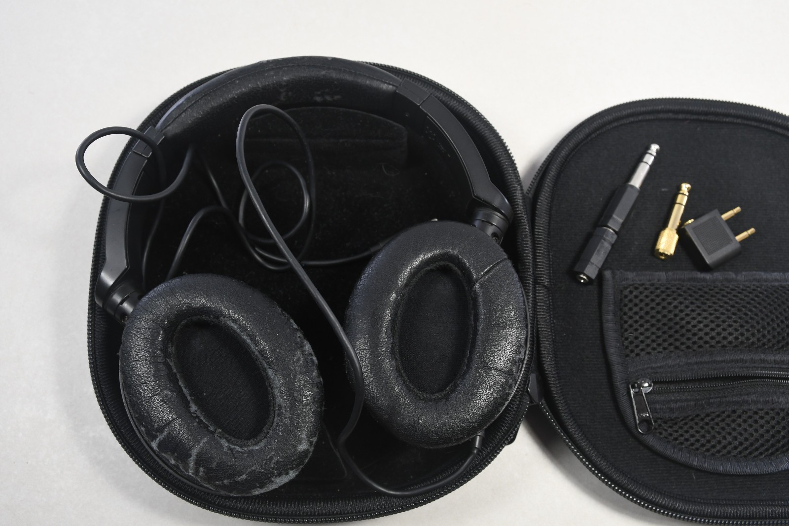 audio-technica QuietPoint ATH-ANC7b Noise Cancelling Headphones+Case Bundle