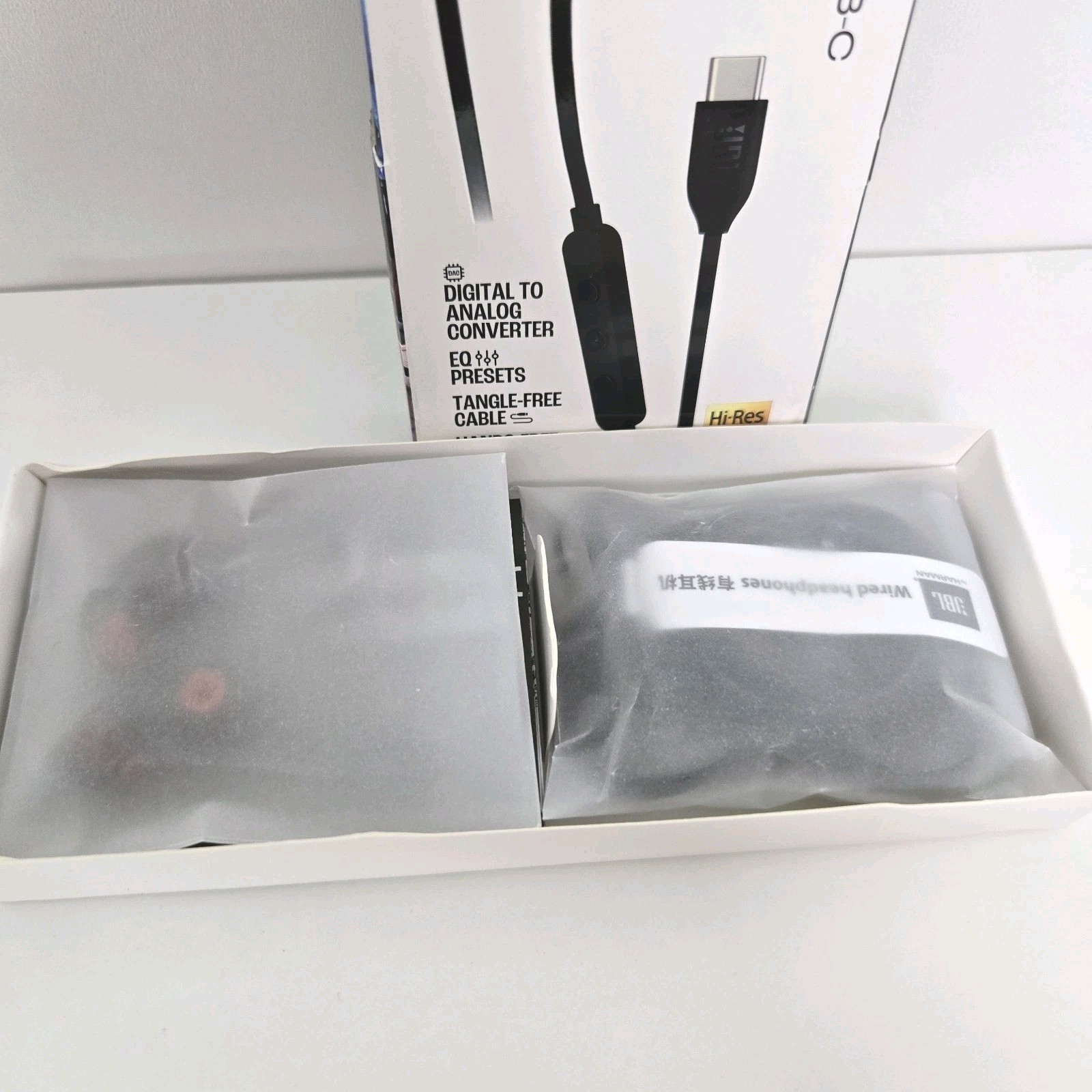 New JBL Tune 310C USB C In Ear Wired Headphones w/Remote & MIC SEE DETAILS