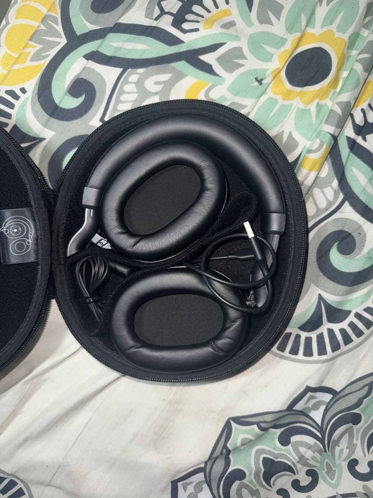 JBL Tune 760NC Bluetooth Wireless Noise Cancelling Over-Ear Mic Black Case