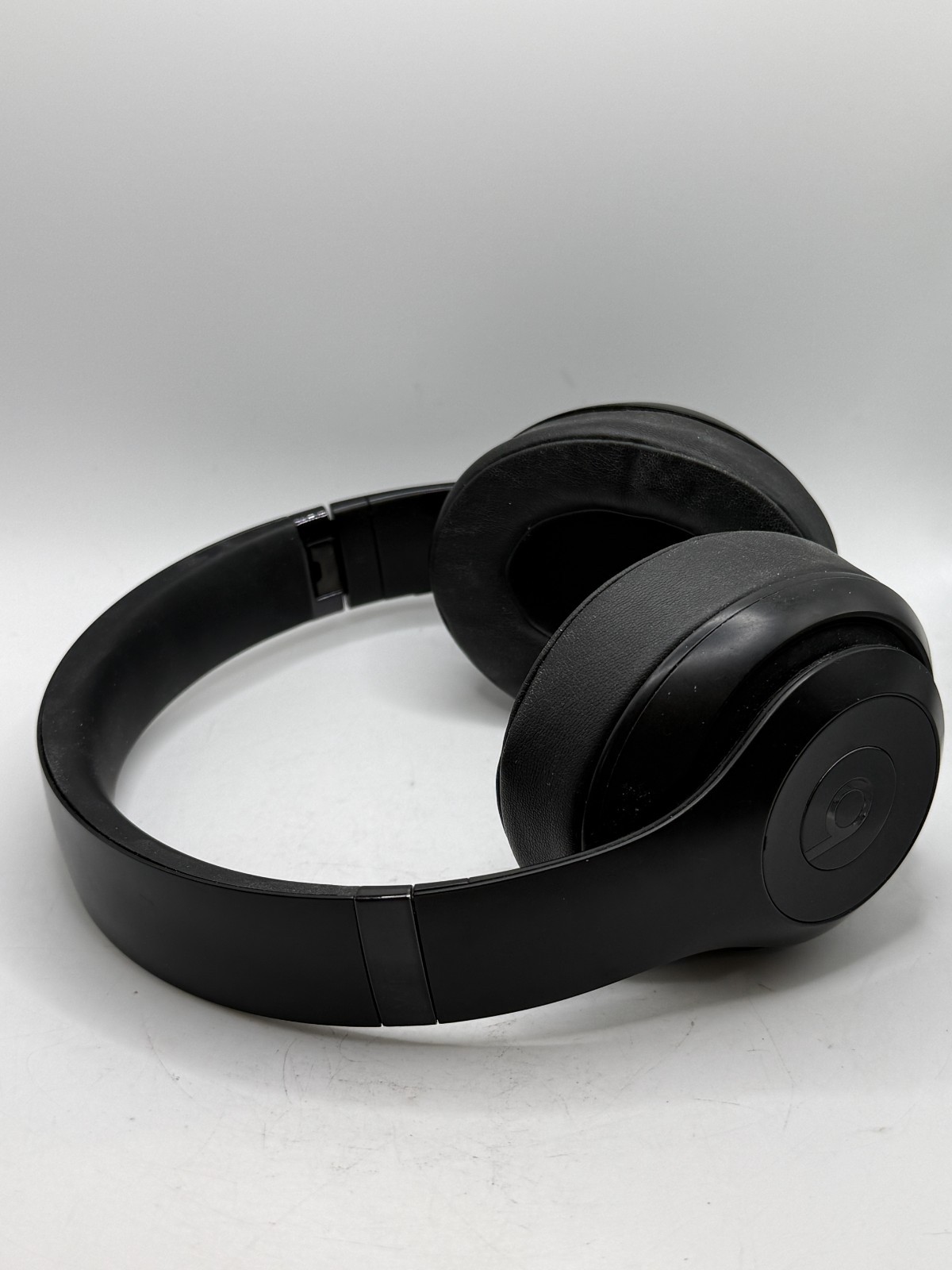 Beats Studio 3 Over the Ear Wireless Headphones – Black