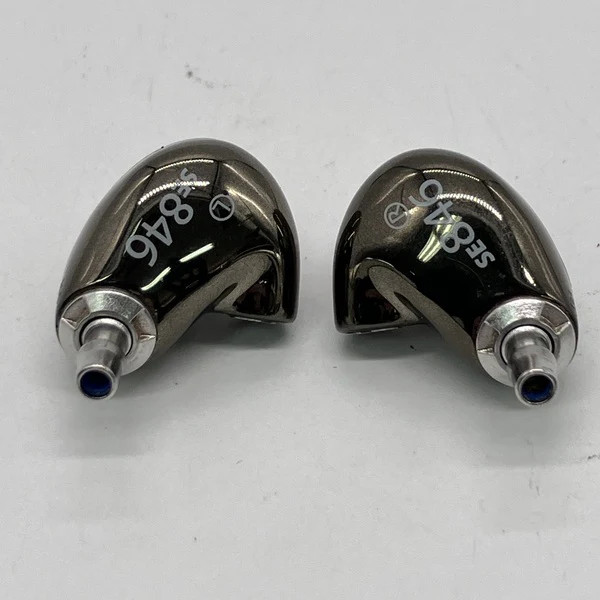 Shure SE846-K-A Wired In-Ear Headphones Sound Isolating Audio Earphones