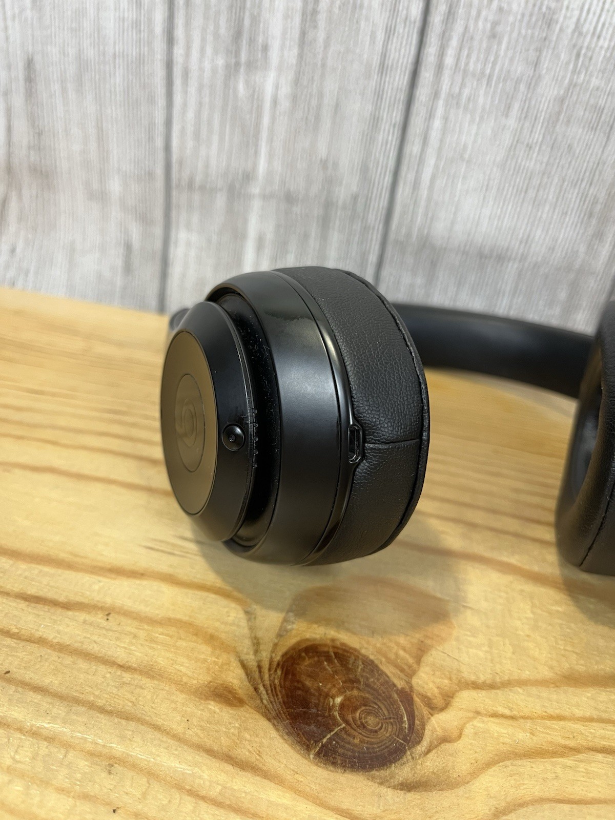 Beats by Dr. Dre Studio3 Over the Ear Wireless Headphones – Matte Black