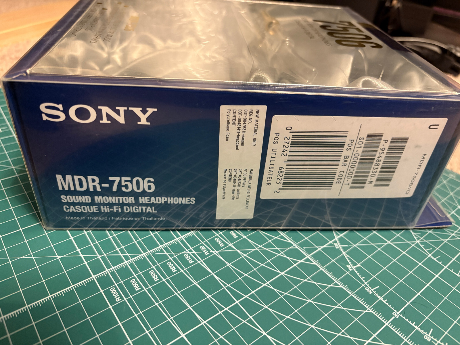 Sony Professional MDR-7506 Studio Pro Monitor Wired Over Ear Headphones black