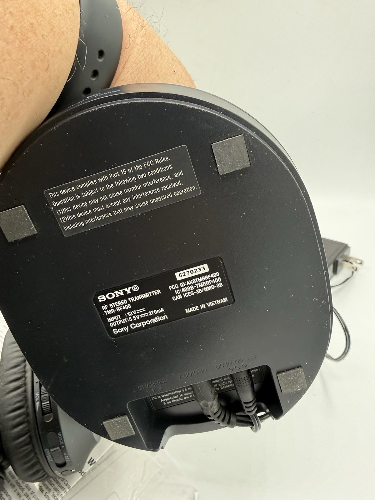 Sony Wireless Headphones WH-RF400R with Transmitter Dock TMR-RF400 (Read)