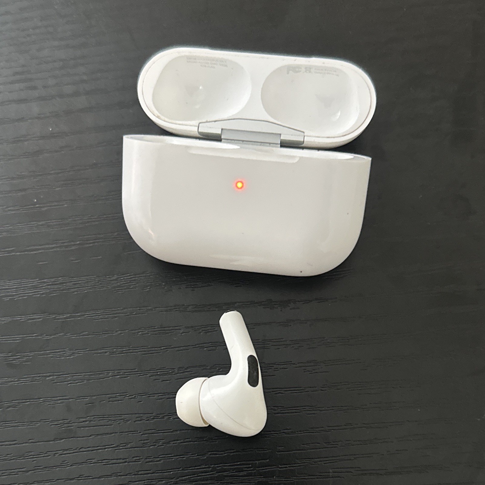 Apple AirPods Pro RIGHT (only) Bluetooth Wireless Earbuds w/ Charging Case read*