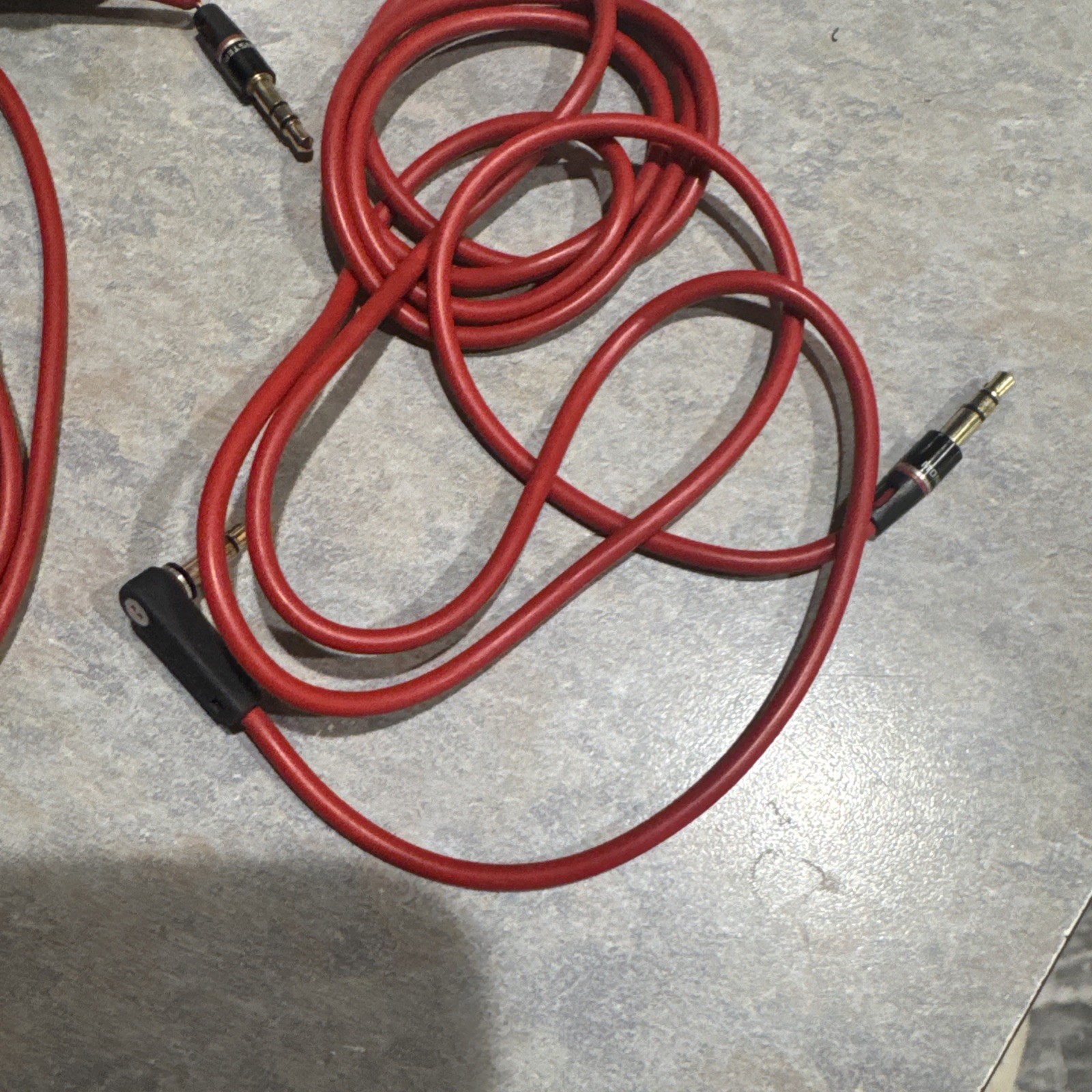 Beats Solo HD Red Headband Headphones Beats by Dr. Dre ( See Description)