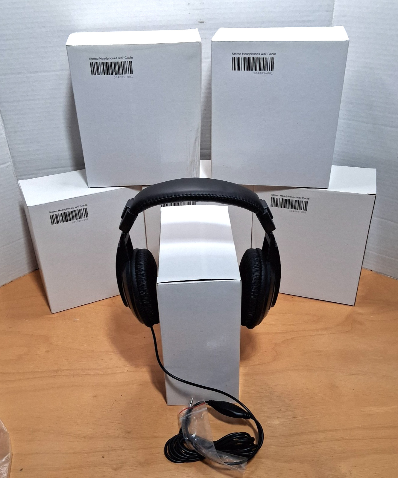QTY 6 – HP – Wired Headphones – w/ Volume Control – 504085-001 – New in Open Box