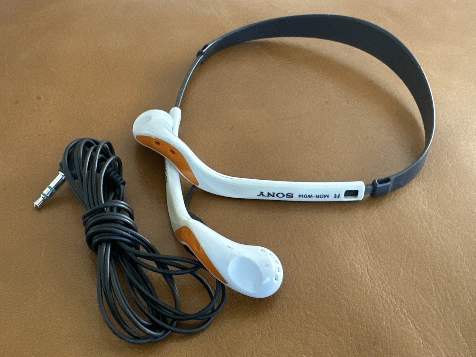 Sony MDR-W014 Sports Walkman White Orange In-Ear Headphones 3.5mm Jack