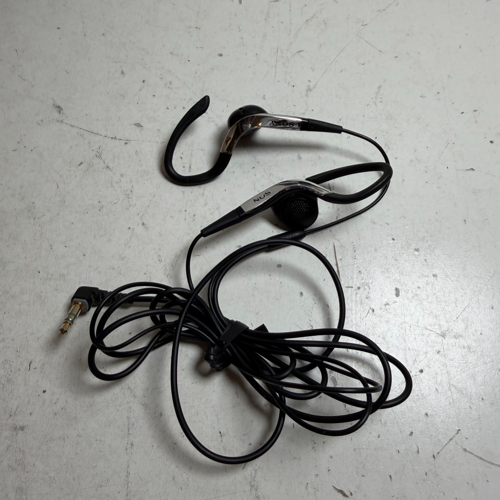 Sony MDR-J20 Silver/Black 3.5mm TRS Jack 16 Ohms Setereo Wired Sports Headphones