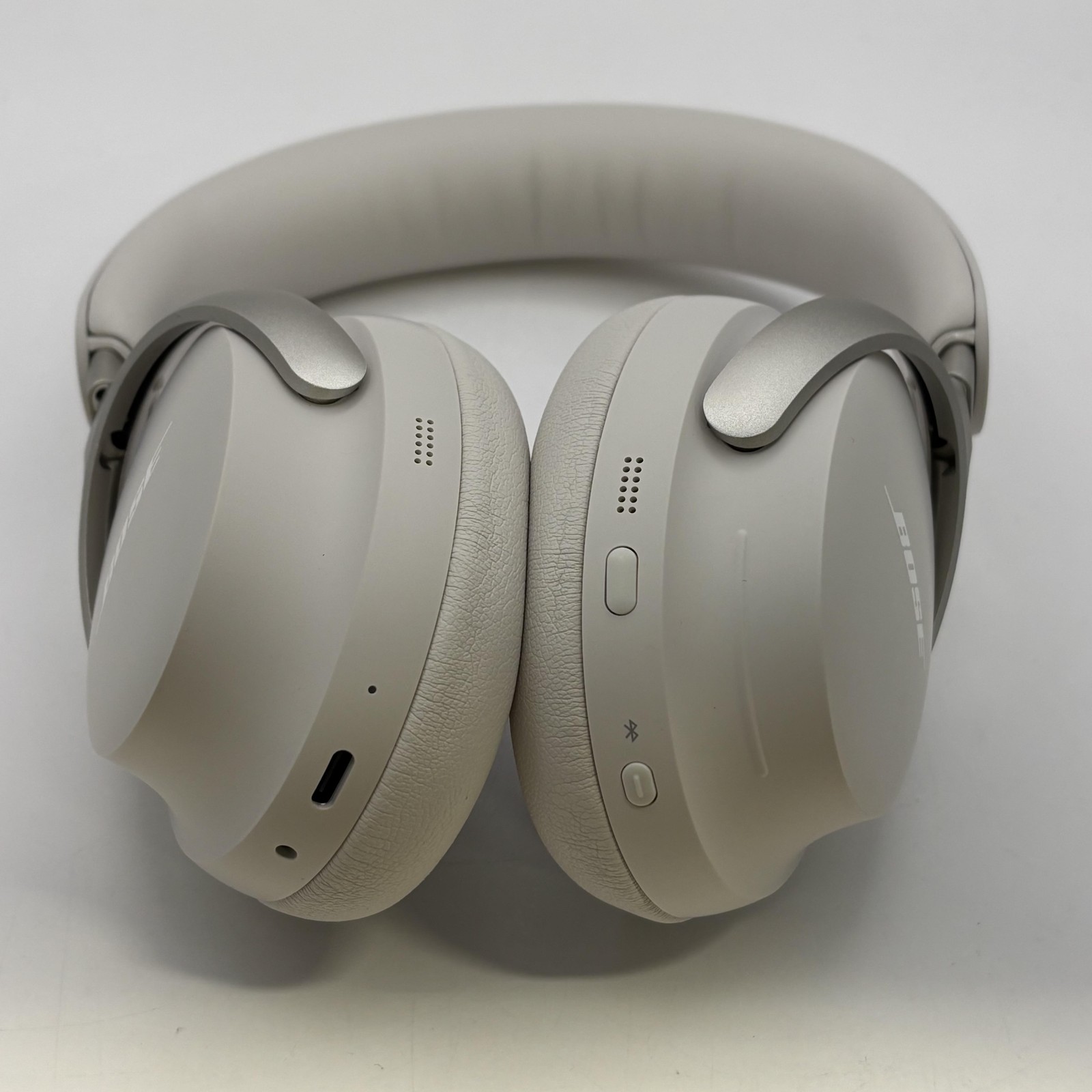 Bose QuietComfort Ultra Headphones White – Excellent Condition w/ Case + Charger