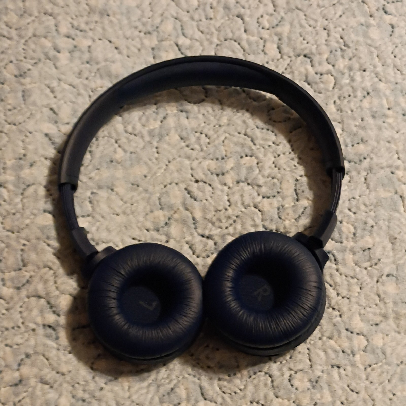 JBL Black On-Ear Headband Headphones, Ear-Pad (On the Ear), Double