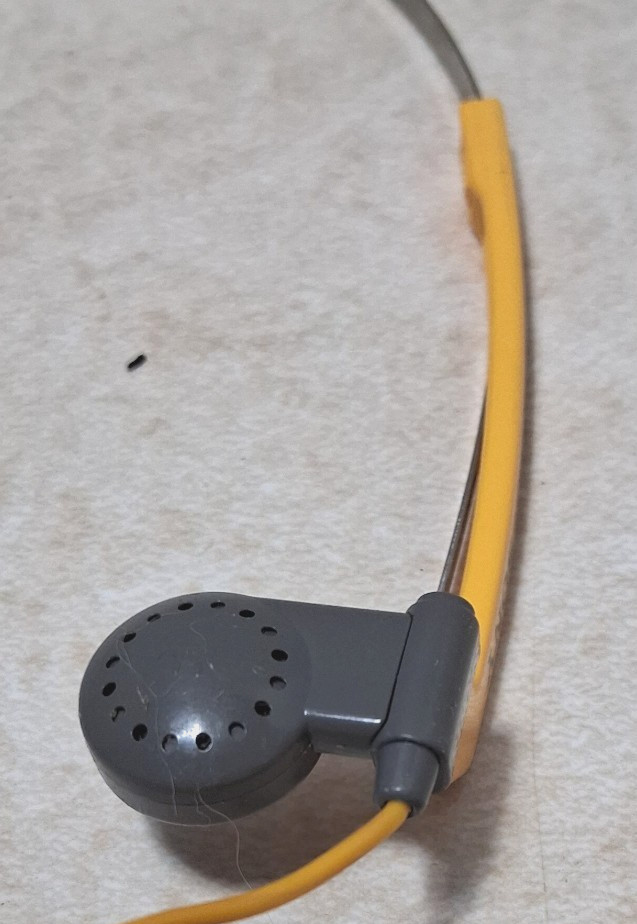 SONY – MDR-W10 – Vintage – Dynamic Sports Headphones – Yellow – Wired – Tested