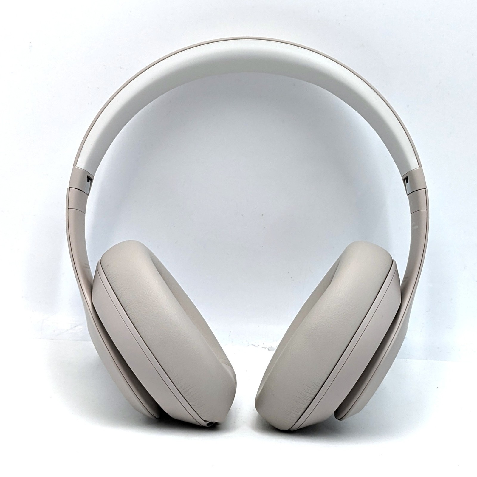 Beats by Dr Dre Studio Pro Wireless Over-Ear Headphones Sandstone – A2924