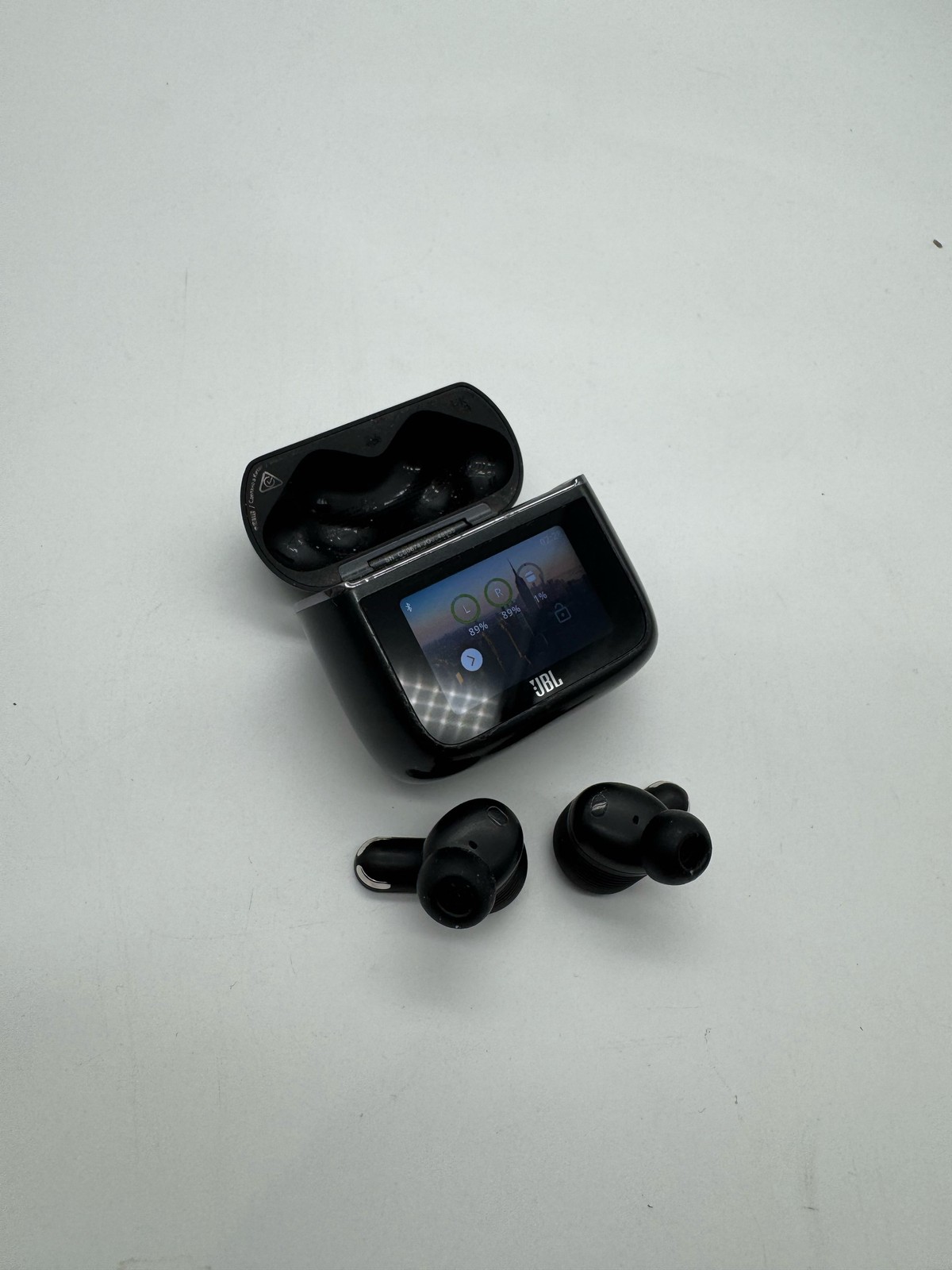 JBL Tour Pro 3 True Wireless Earbuds Noise Cancelling Smart Case ANC Black (1)