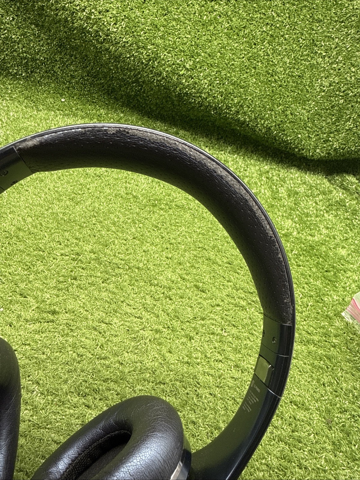 Samsung Level On EO-PN900 Bluetooth Noise Canceling OverEar Headphones. 18