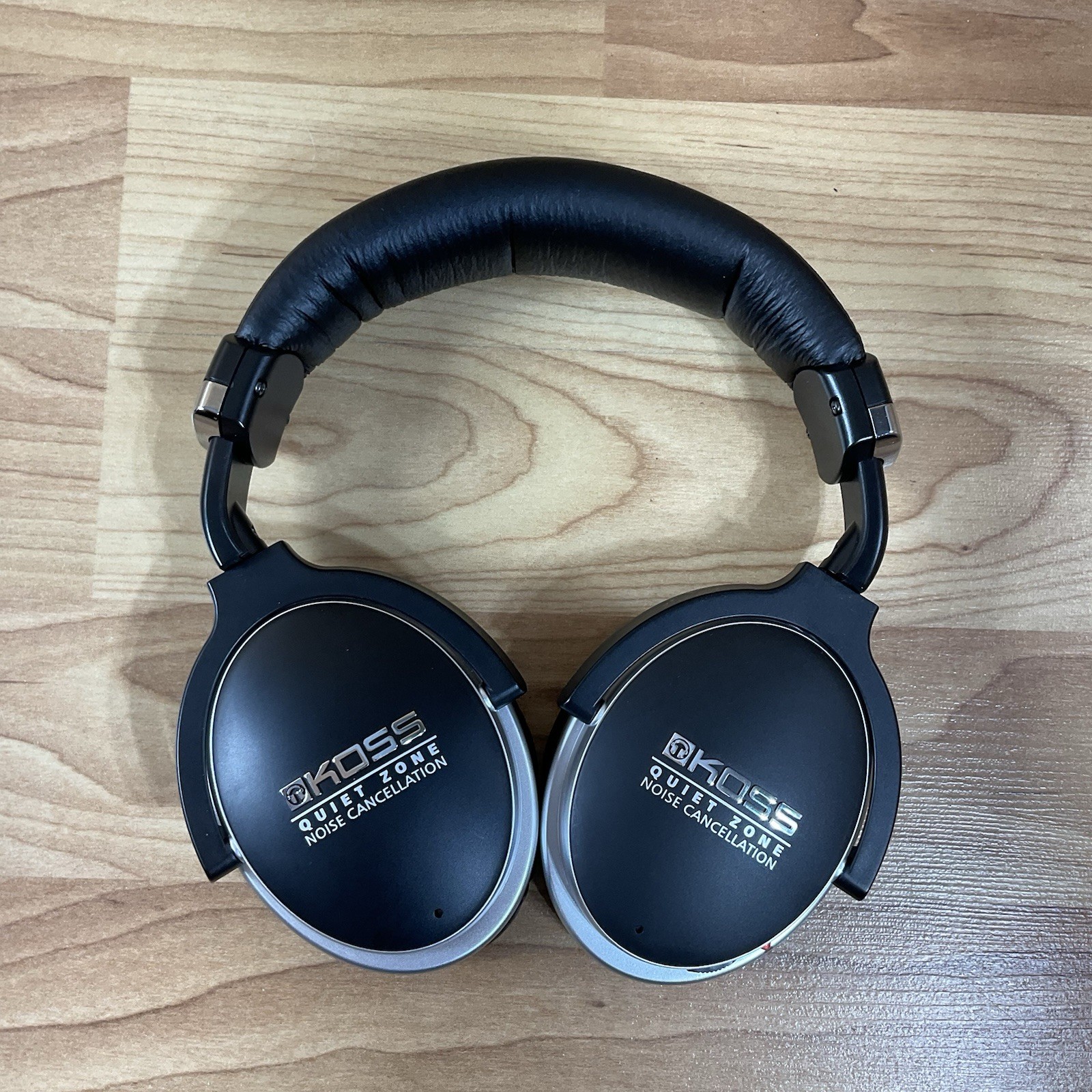 Koss QZ900 Noise Cancelling Over-Ear Headphones with Cable Case Tested Working