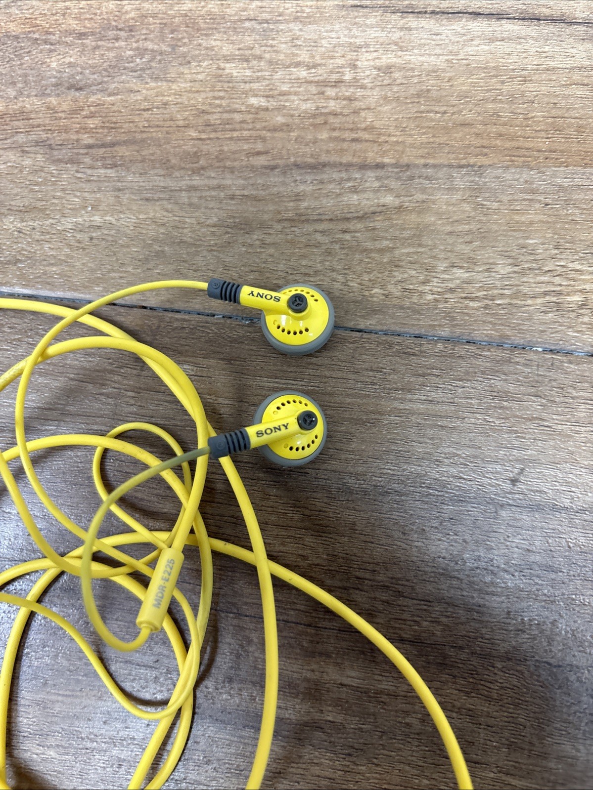 SONY MDR-E225 Sports Walkman Stereo Earphones – Yellow