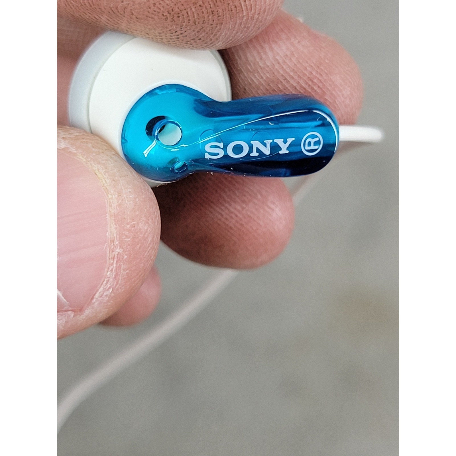 Sony MDR-E9 Wired In-Ear Earbuds White Blue 3.5mm Jack Vintage Walkman Style