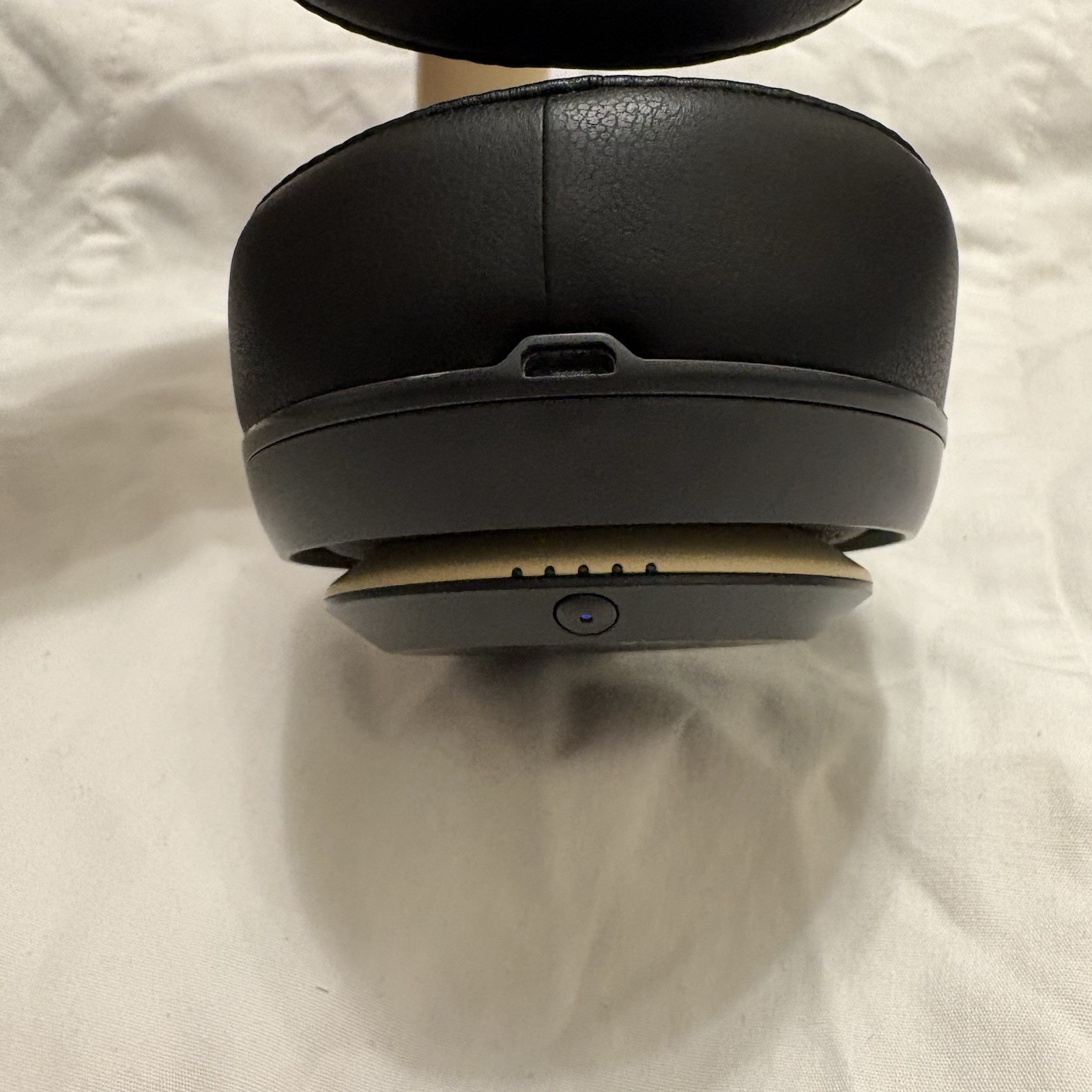 Beats Studio3 Wireless Midnight Black Gold – New Wicked Cushions Pads – Great!