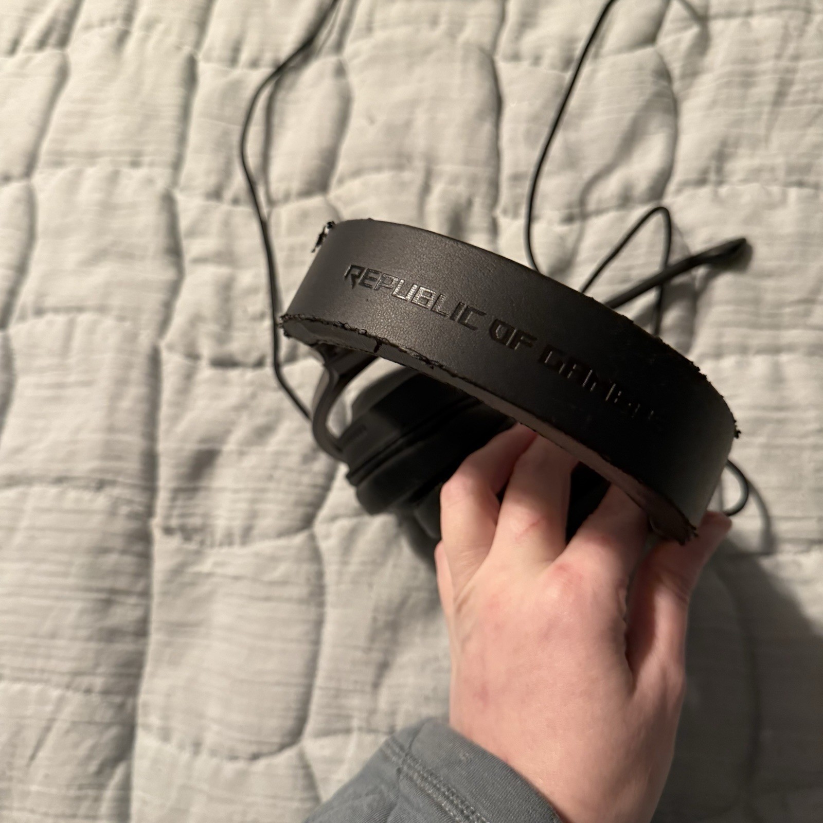 ASUS Headphones Wired – On Ear – See Description And Photos