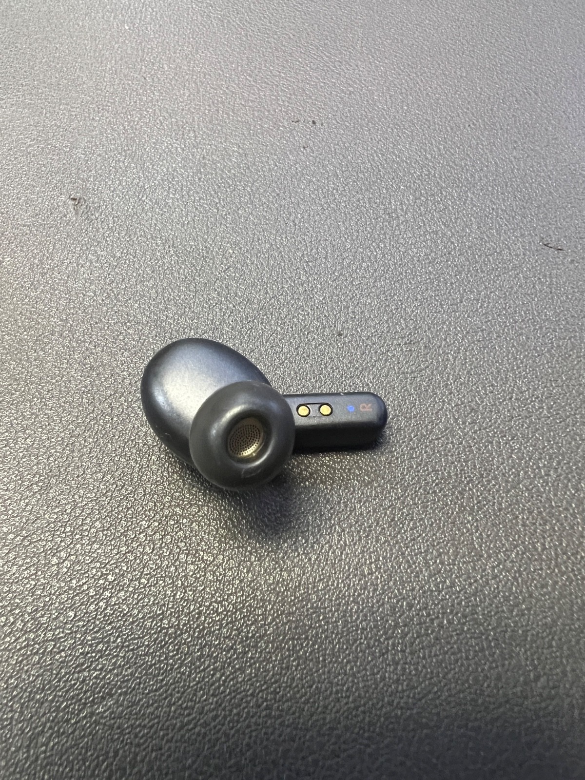 JBL Live Pro 2 Wireless Earbuds Right Side Right