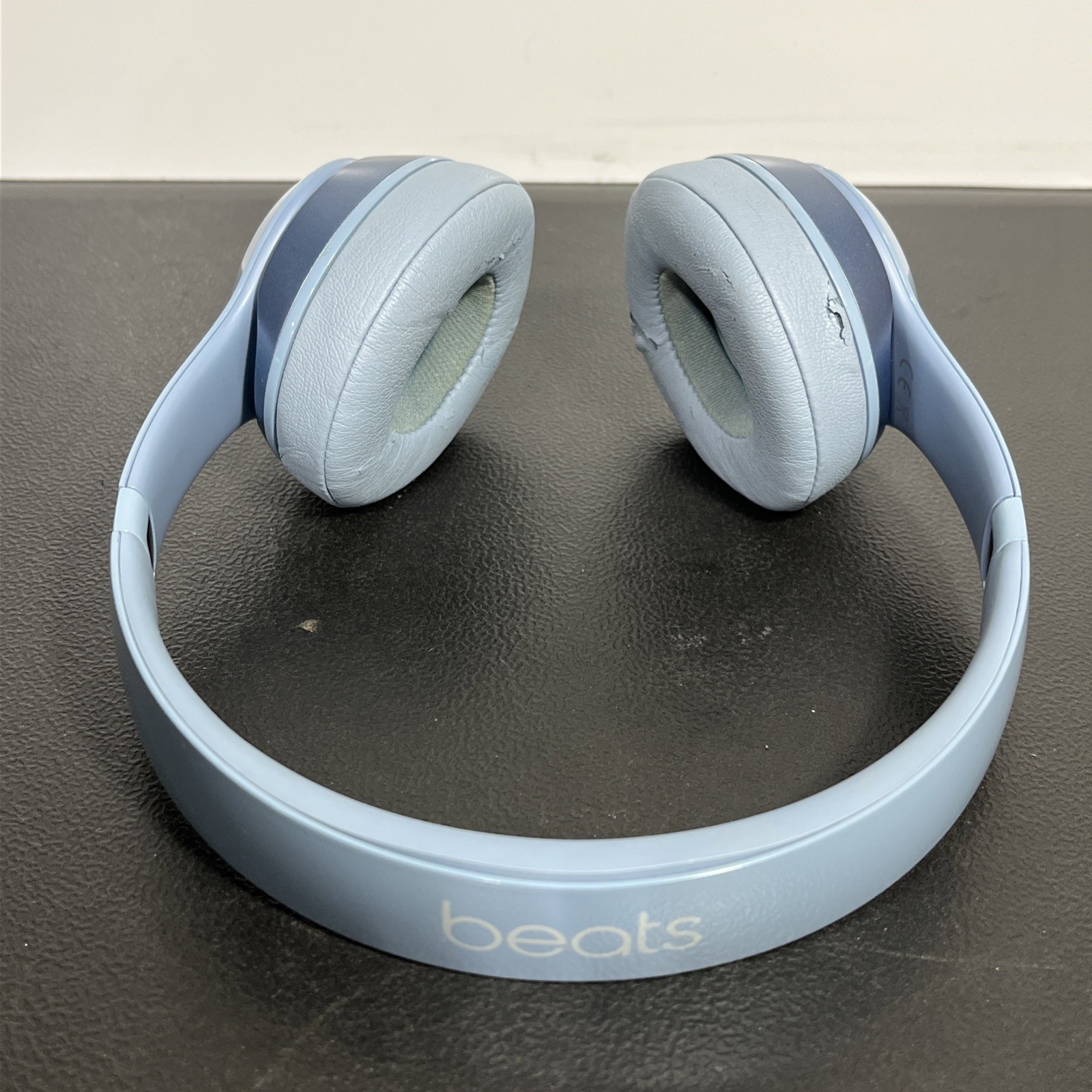 Beats by Dr Dre Solo 2 Wired Headphones – Great Blue B0518 Needs Pads