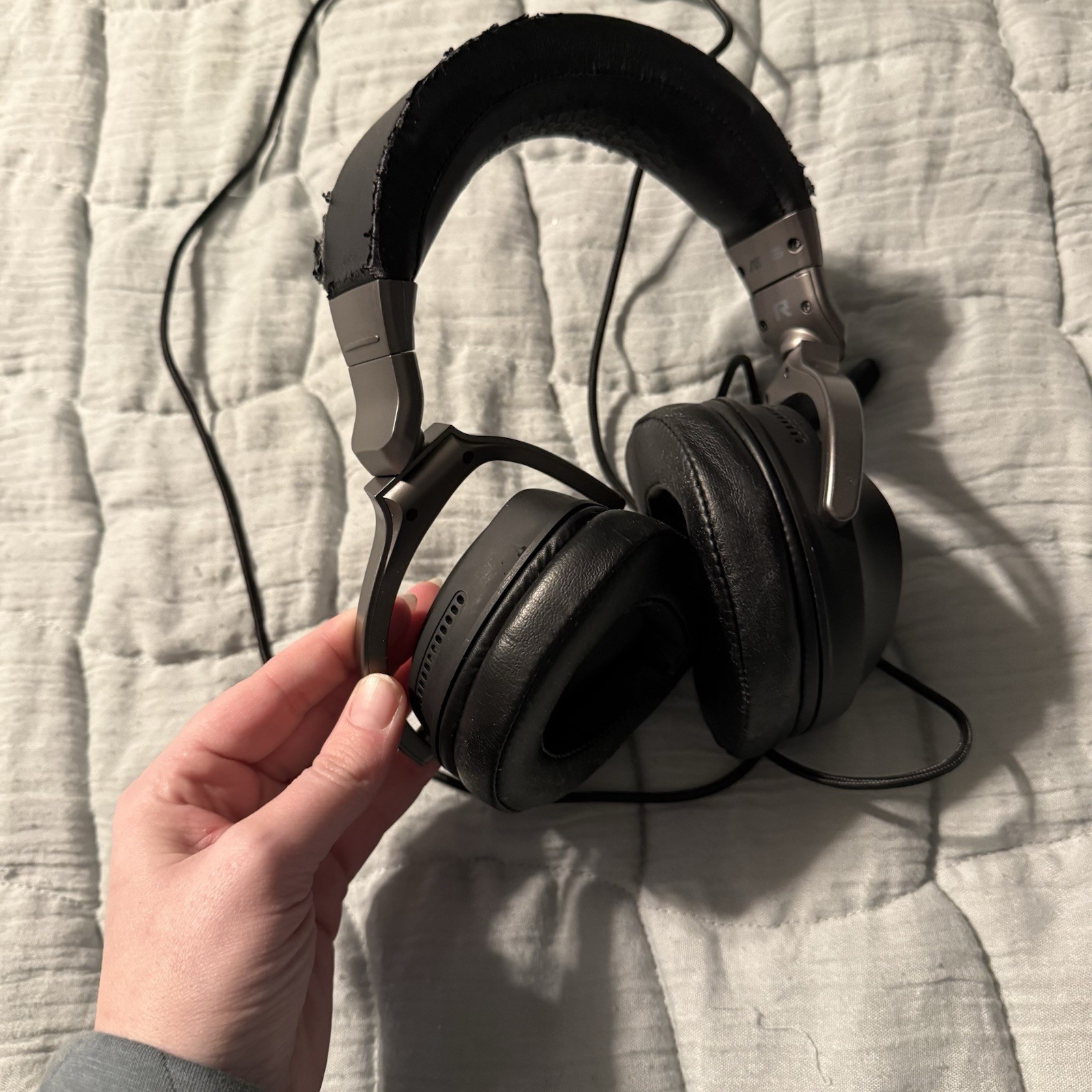 ASUS Headphones Wired – On Ear – See Description And Photos