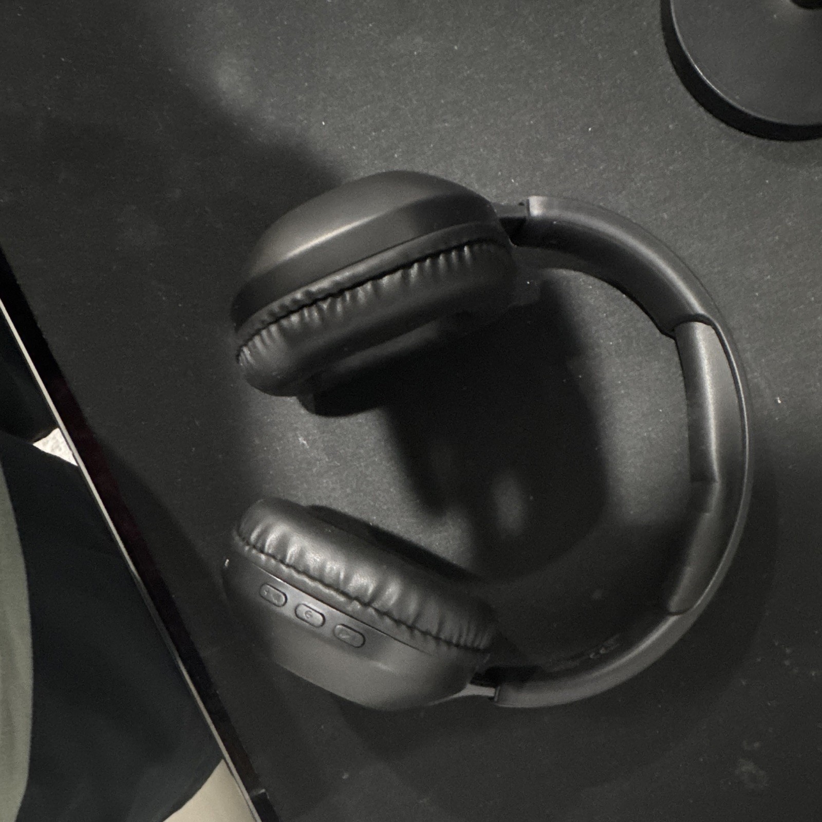 Azzaro Over-Ear Bluetooth Wireless Foldable Headphones w/ Mic 40mm Black