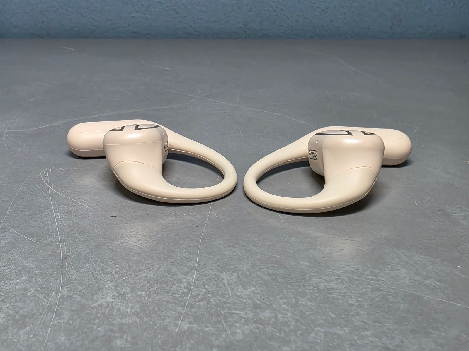 Vnilrgle T15 Open Ear Earhook Wireless Bluetooth Earbuds in Beige New