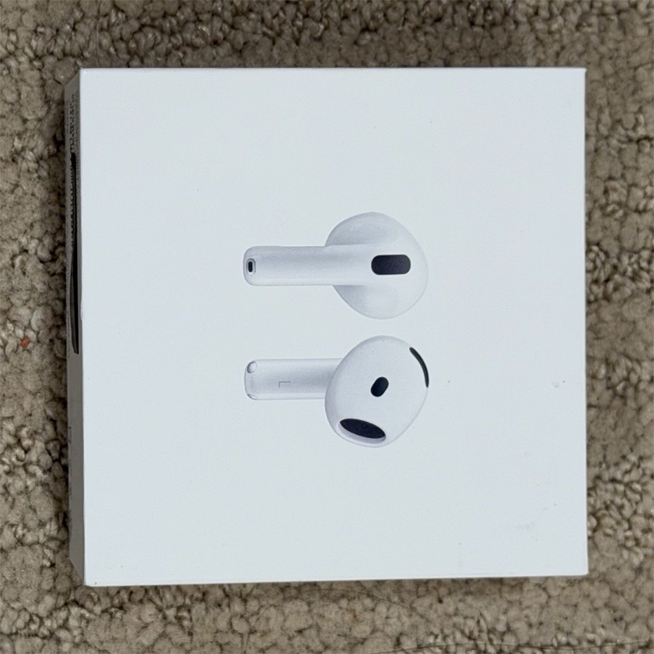 Apple AirPods 4th Gen Wireless Bluetooth In-Ear Earbuds, White, 2020s