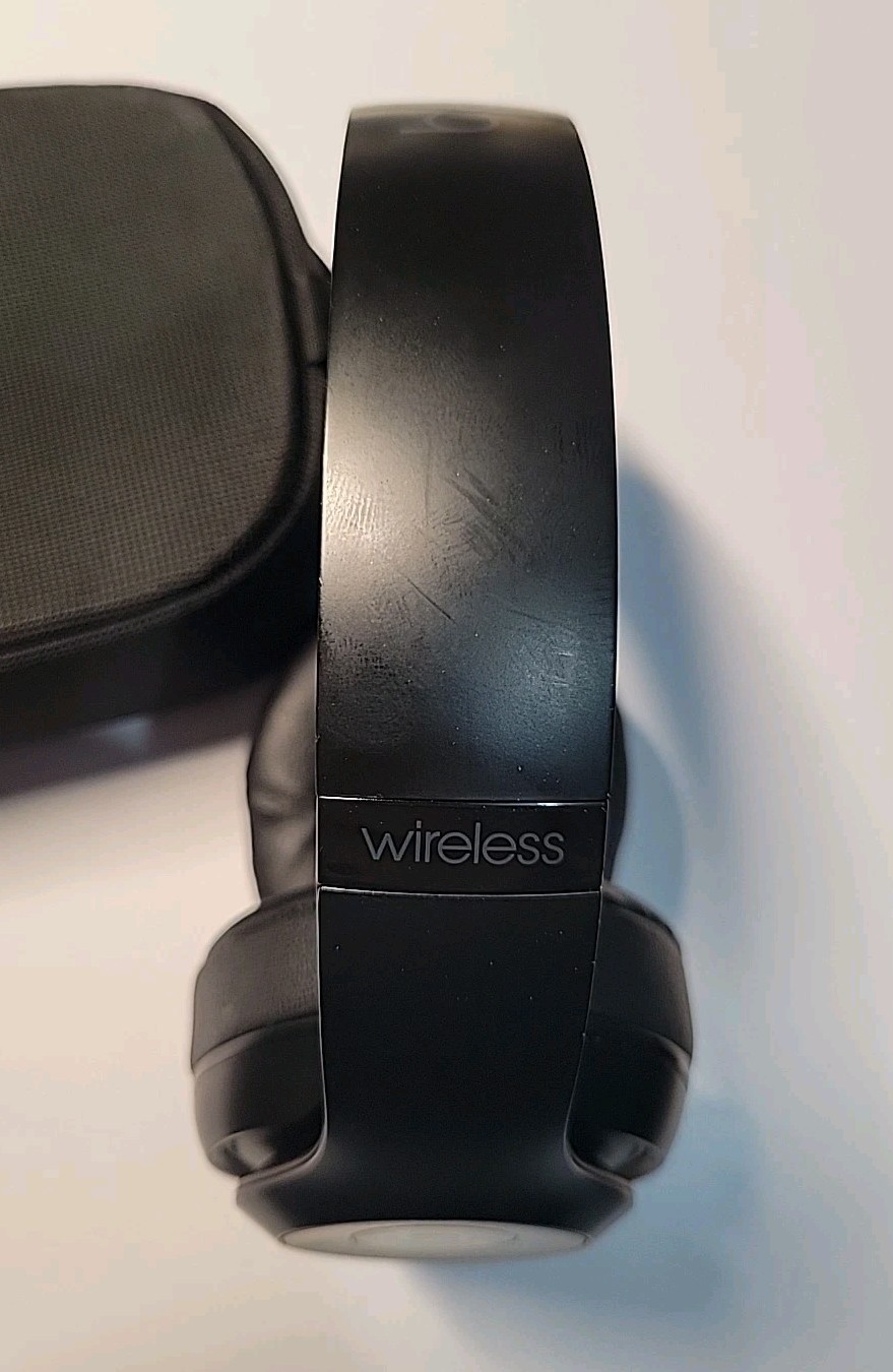 Beats by Dr. Dre Studio3 Wireless Bluetooth Headphones Black w/ Carrying Case